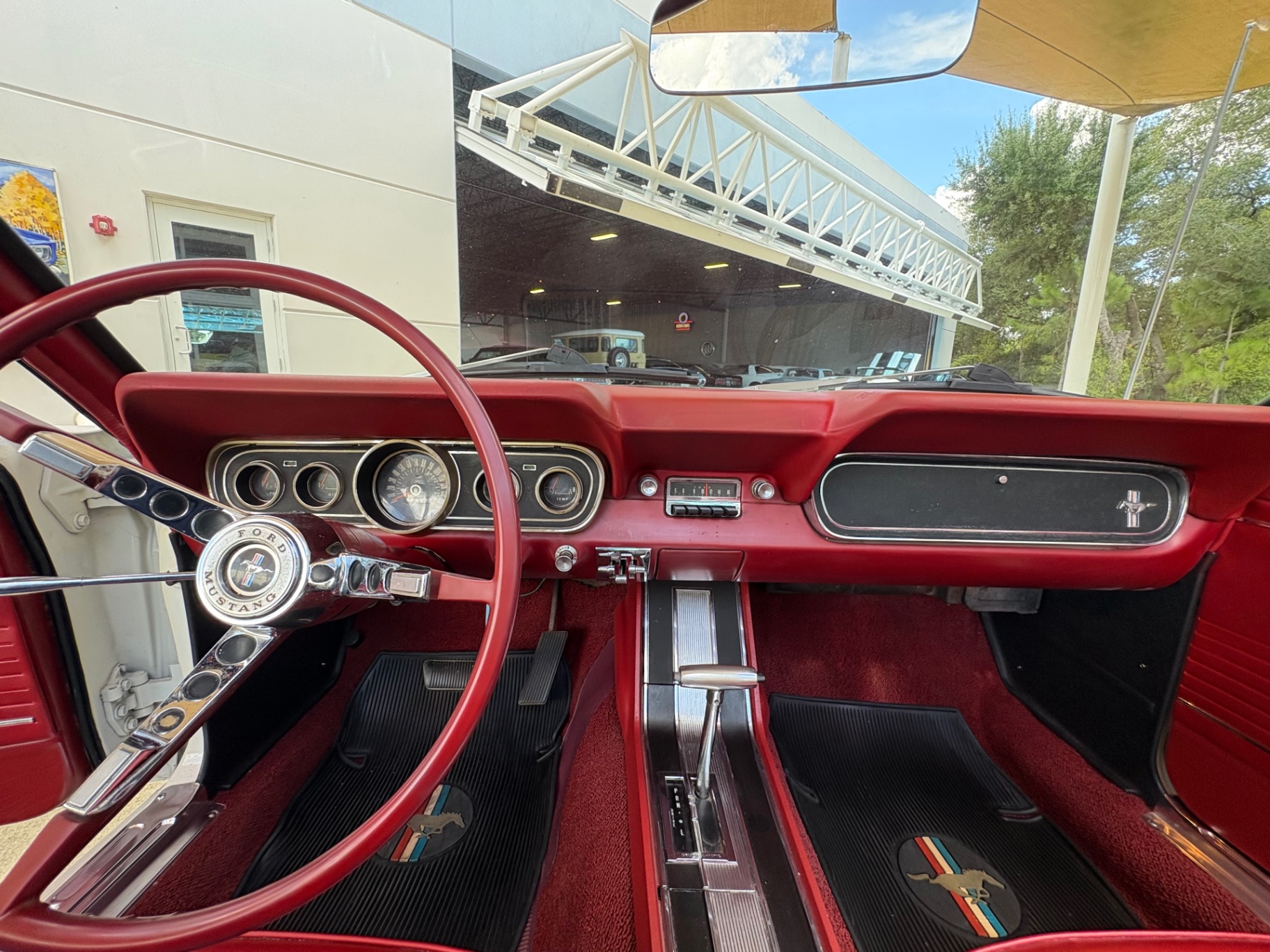 Vehicle photo 42