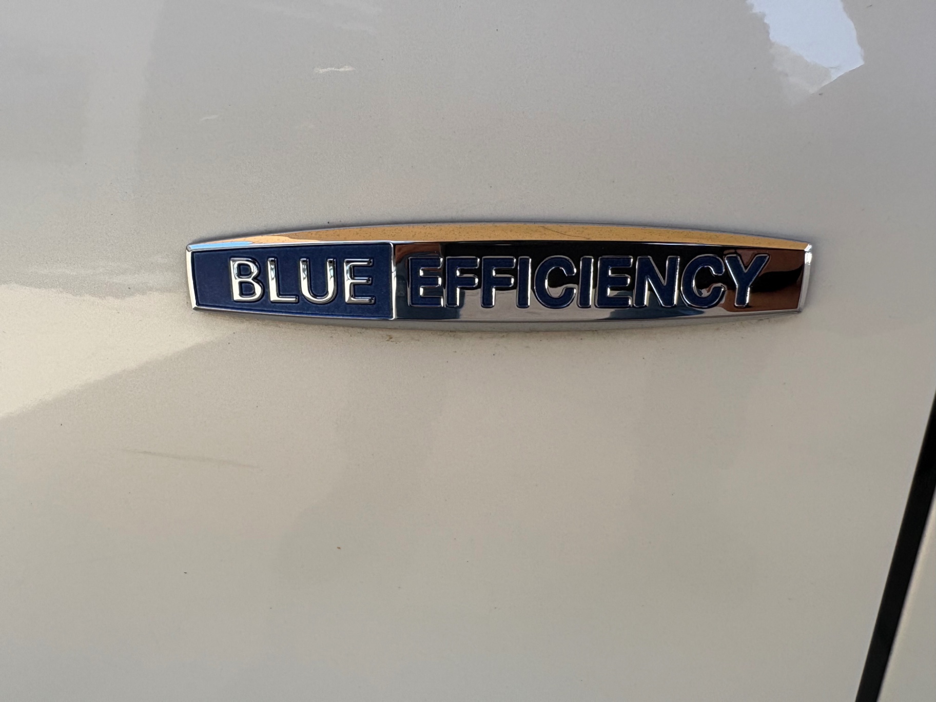 Vehicle photo 26