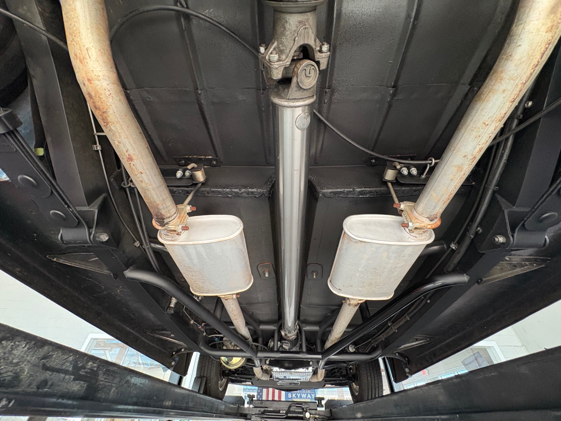Vehicle photo 41