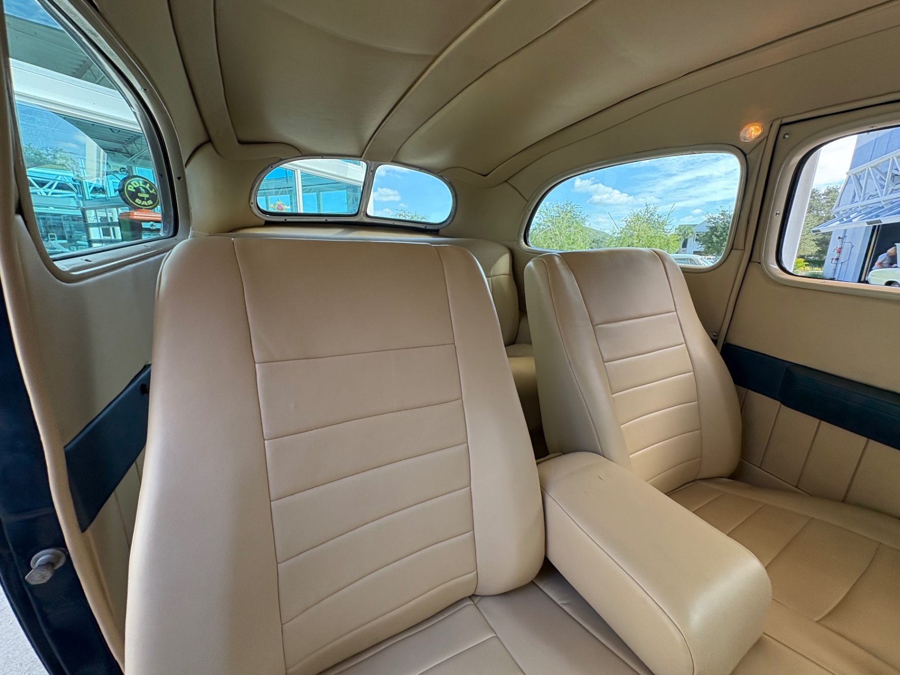 Vehicle photo 36