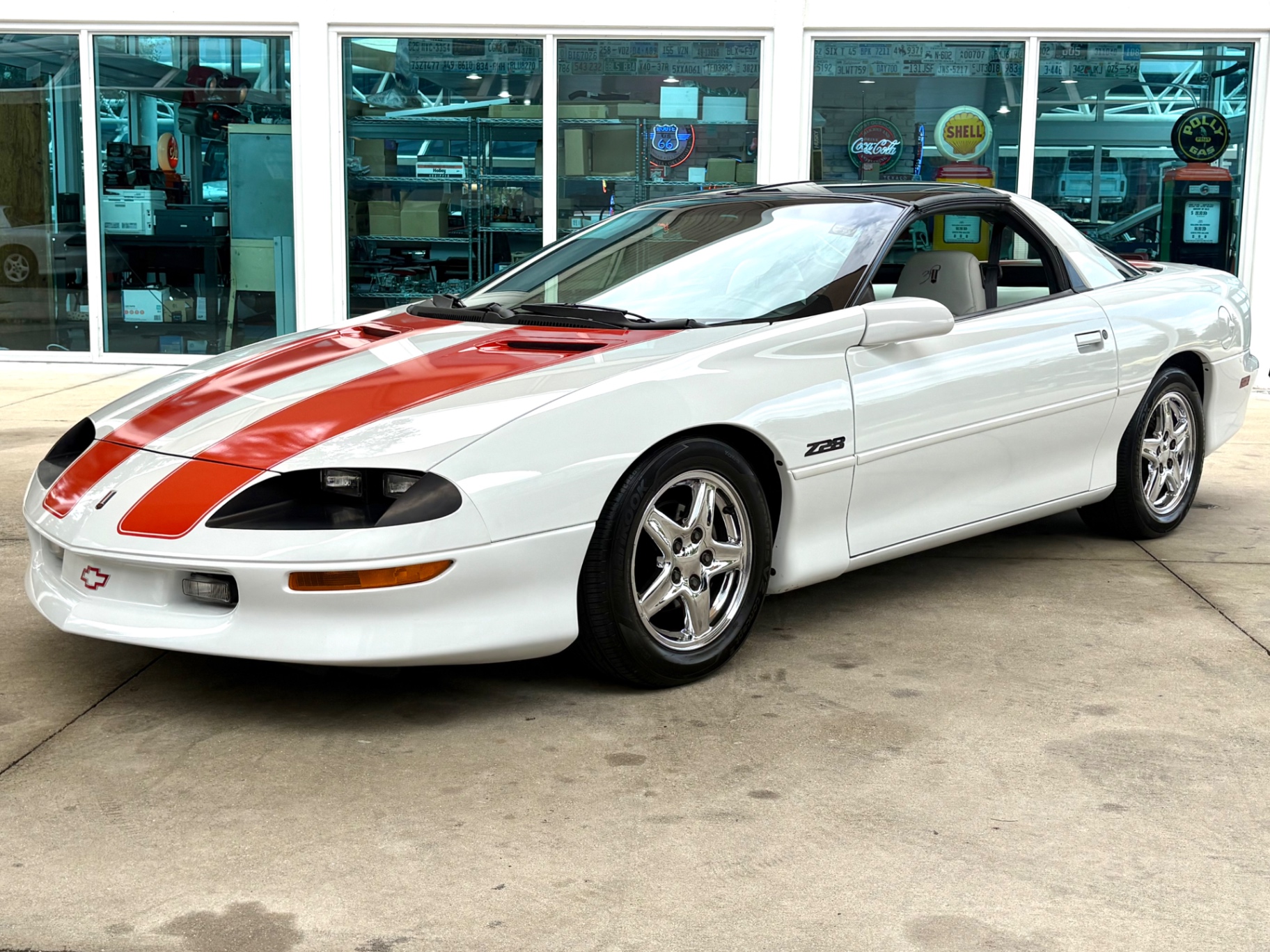 Vehicle photo 11