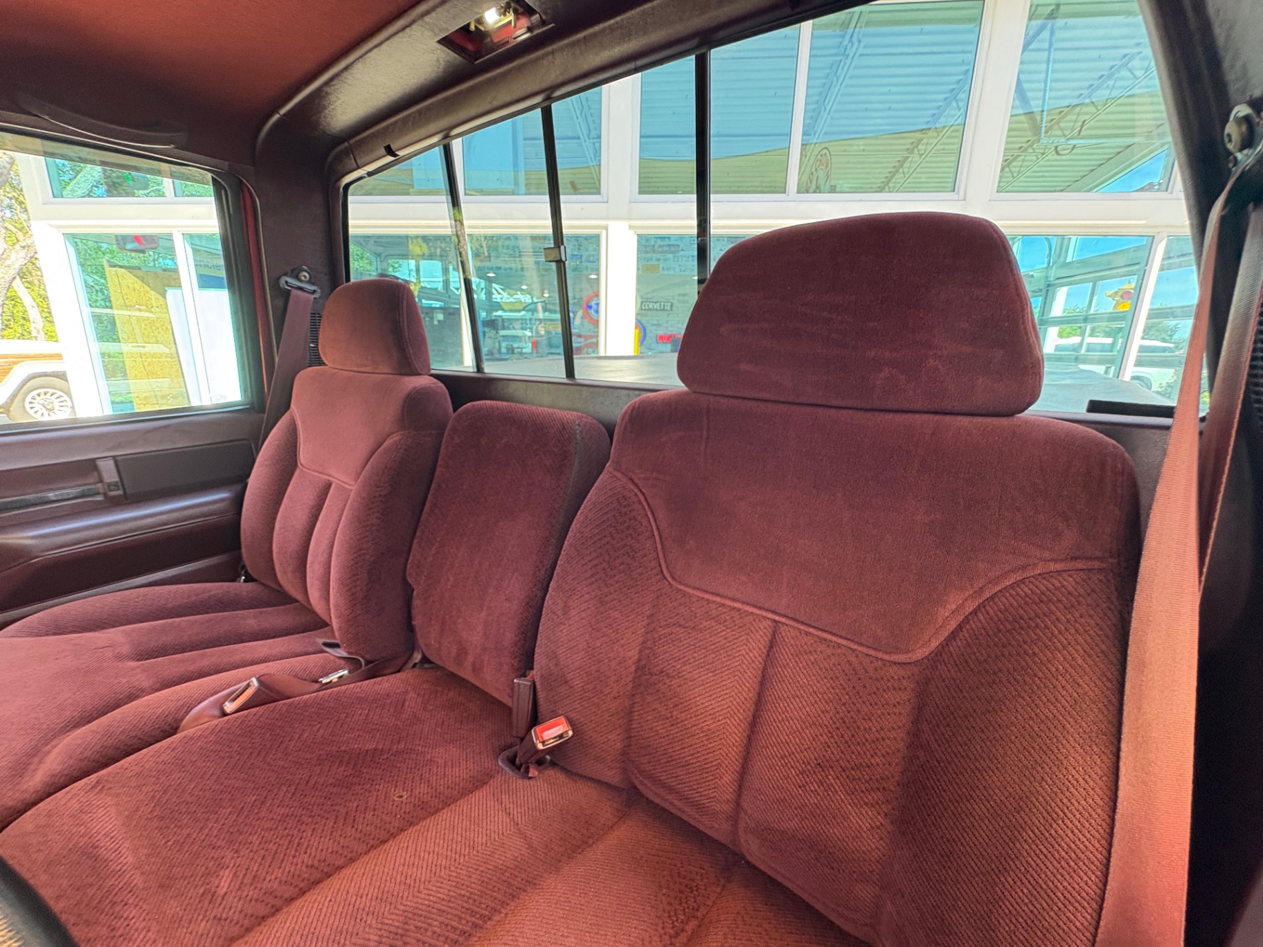 Vehicle photo 30