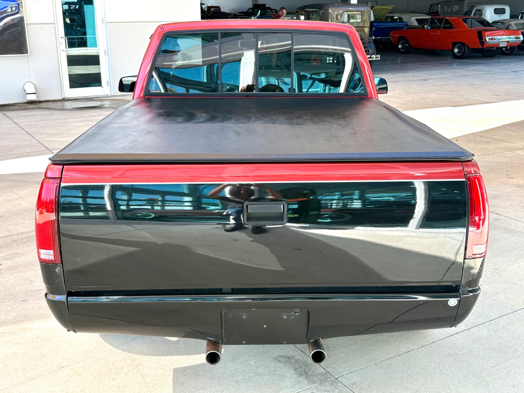 Vehicle photo 7