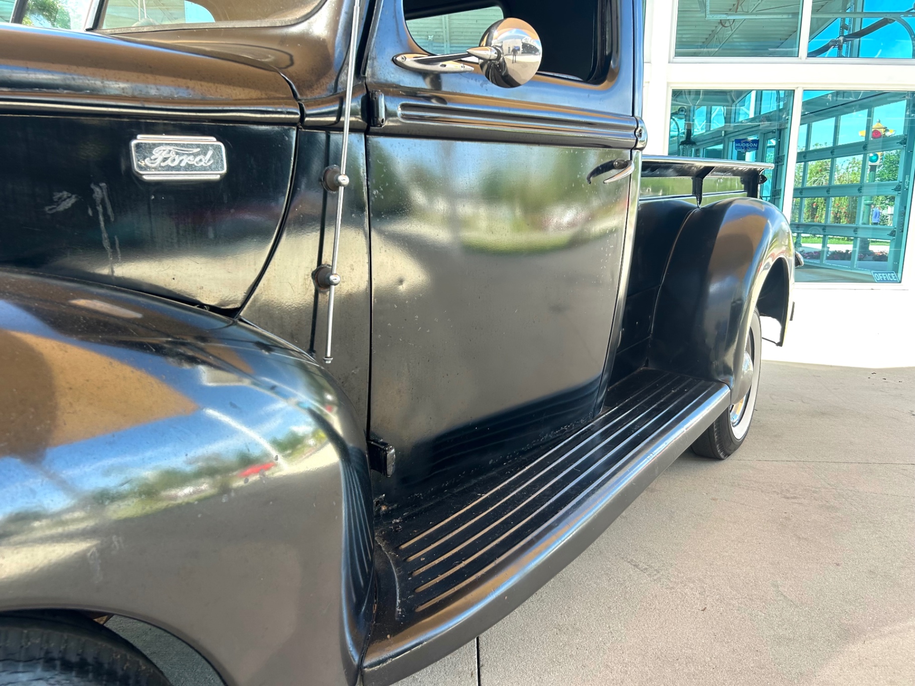 Vehicle photo 12