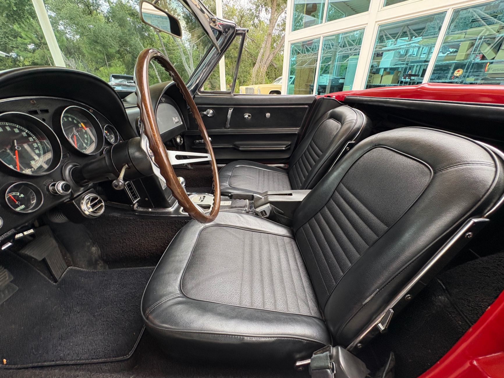 Vehicle photo 41