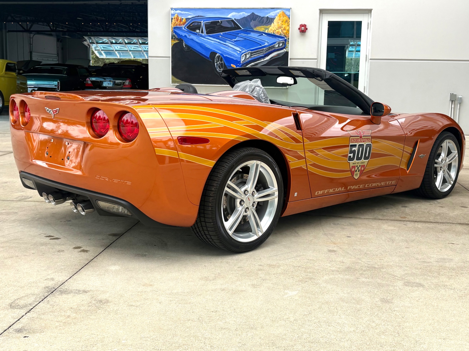 Vehicle photo 6