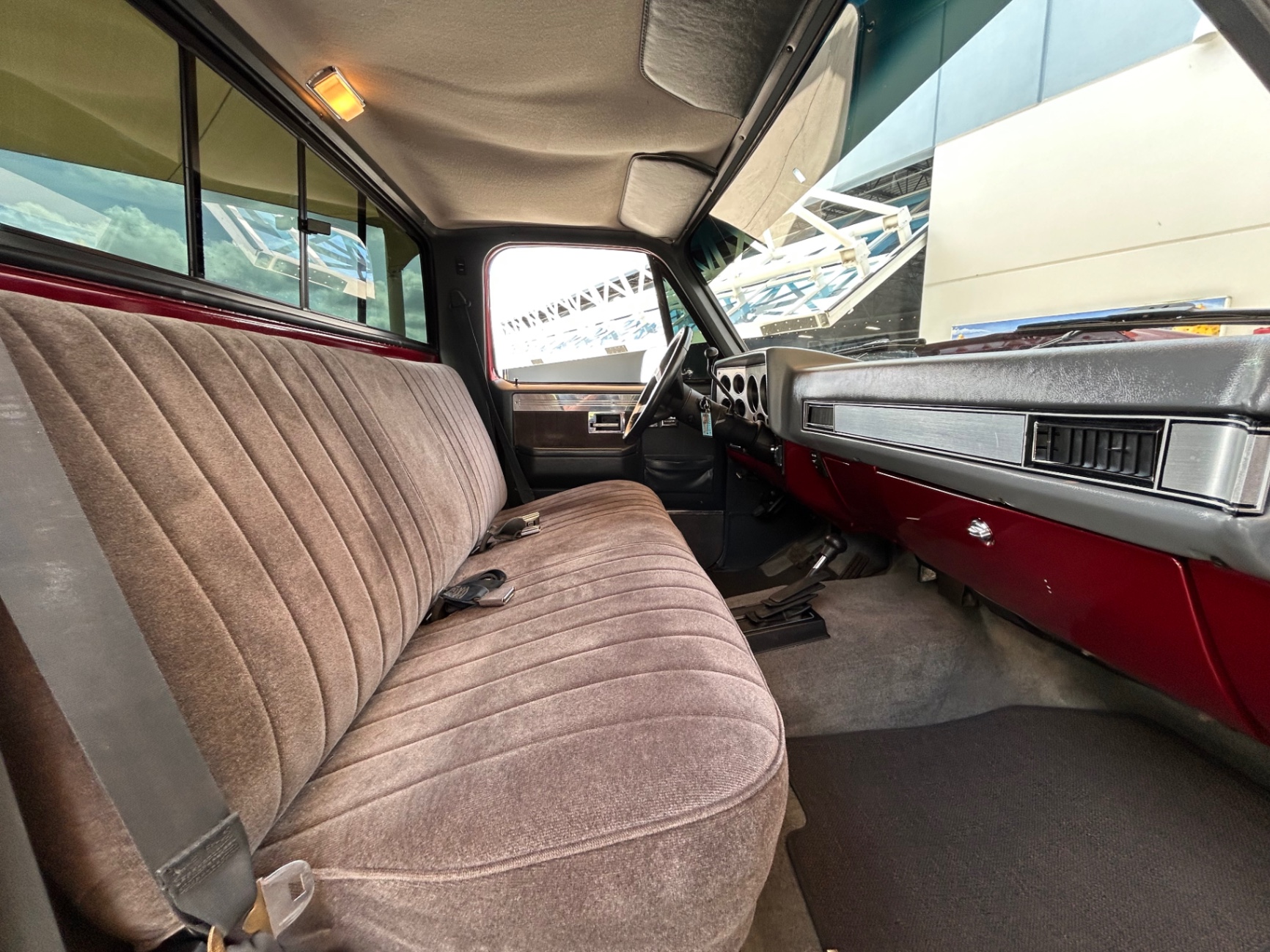 Vehicle photo 35