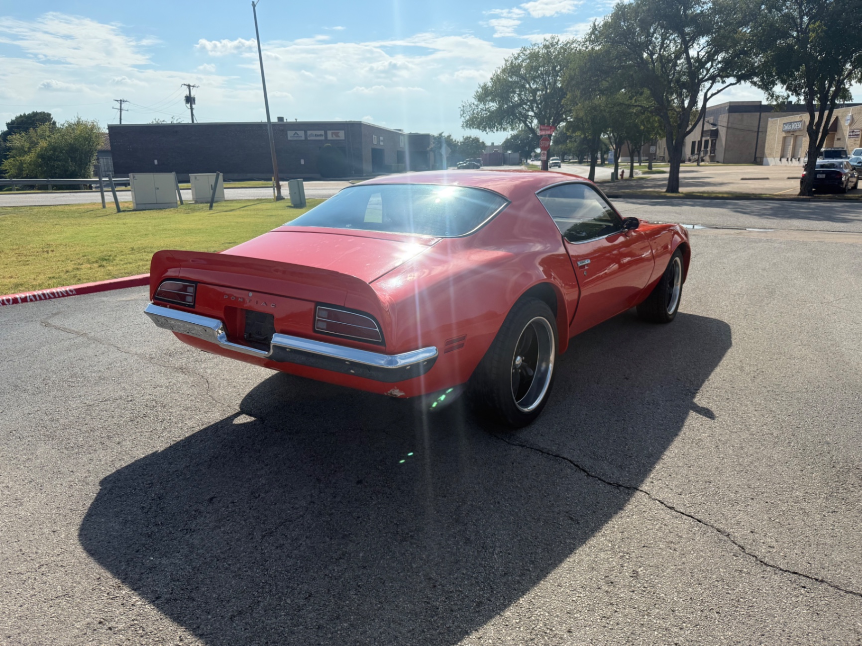 Vehicle photo 8