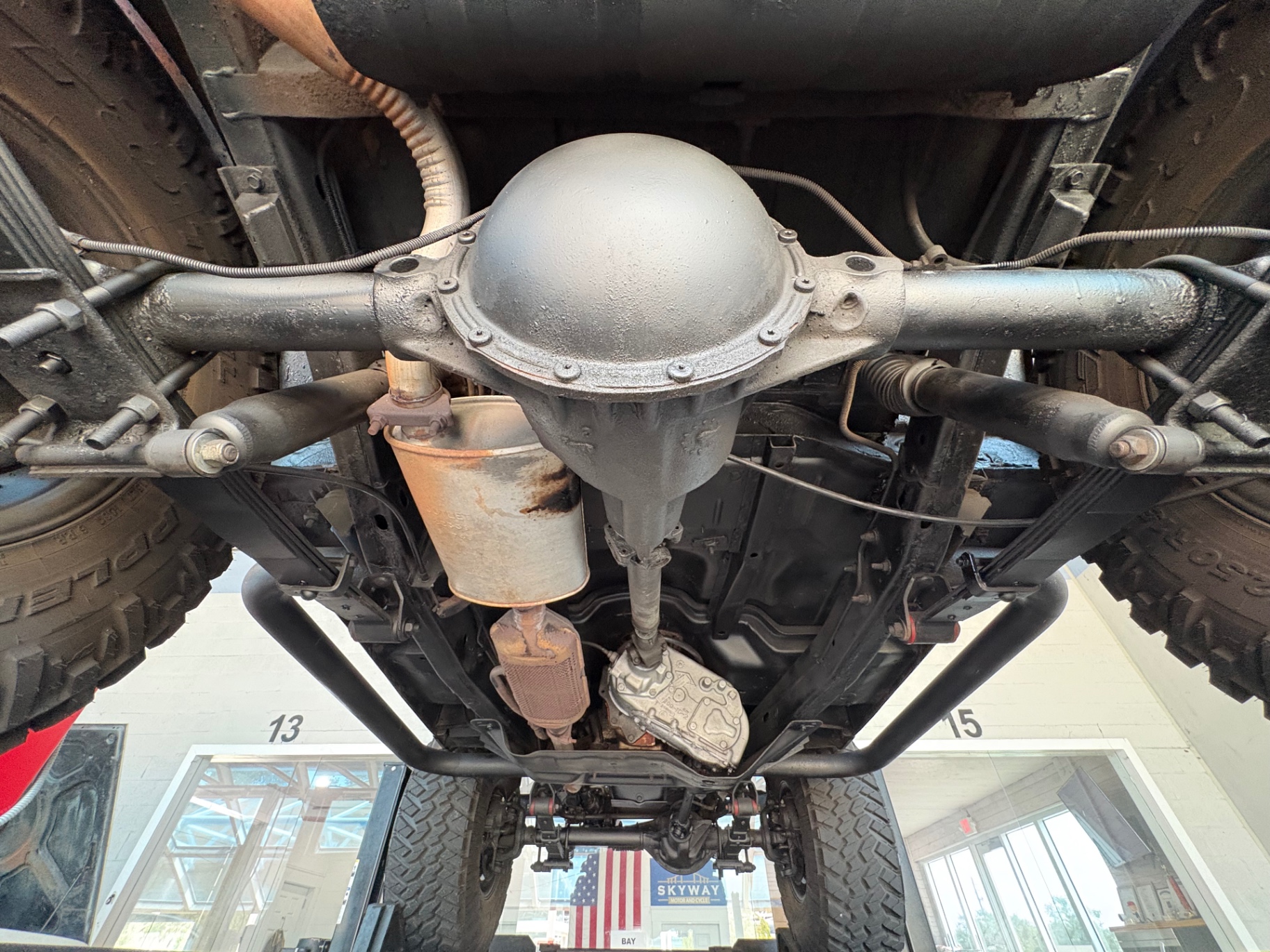 Vehicle photo 43