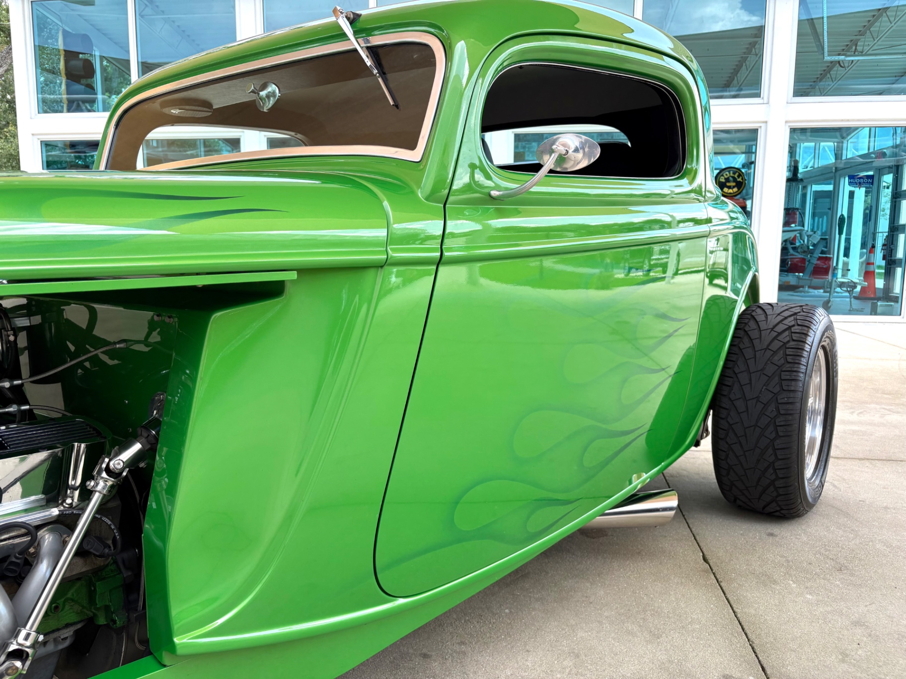 Vehicle photo 11