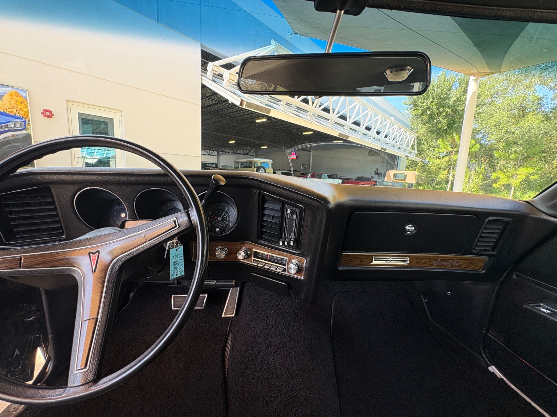 Vehicle photo 39