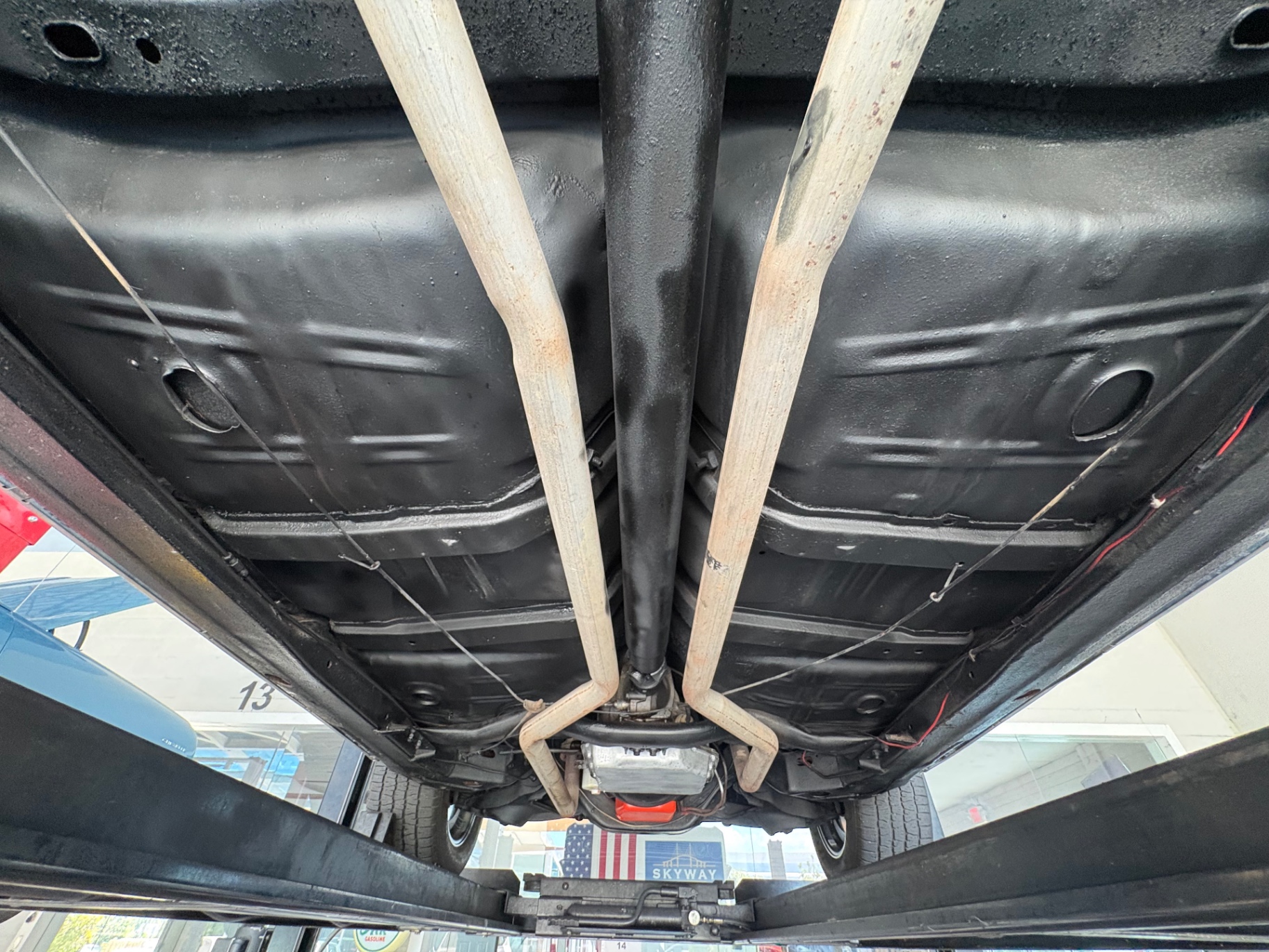 Vehicle photo 50