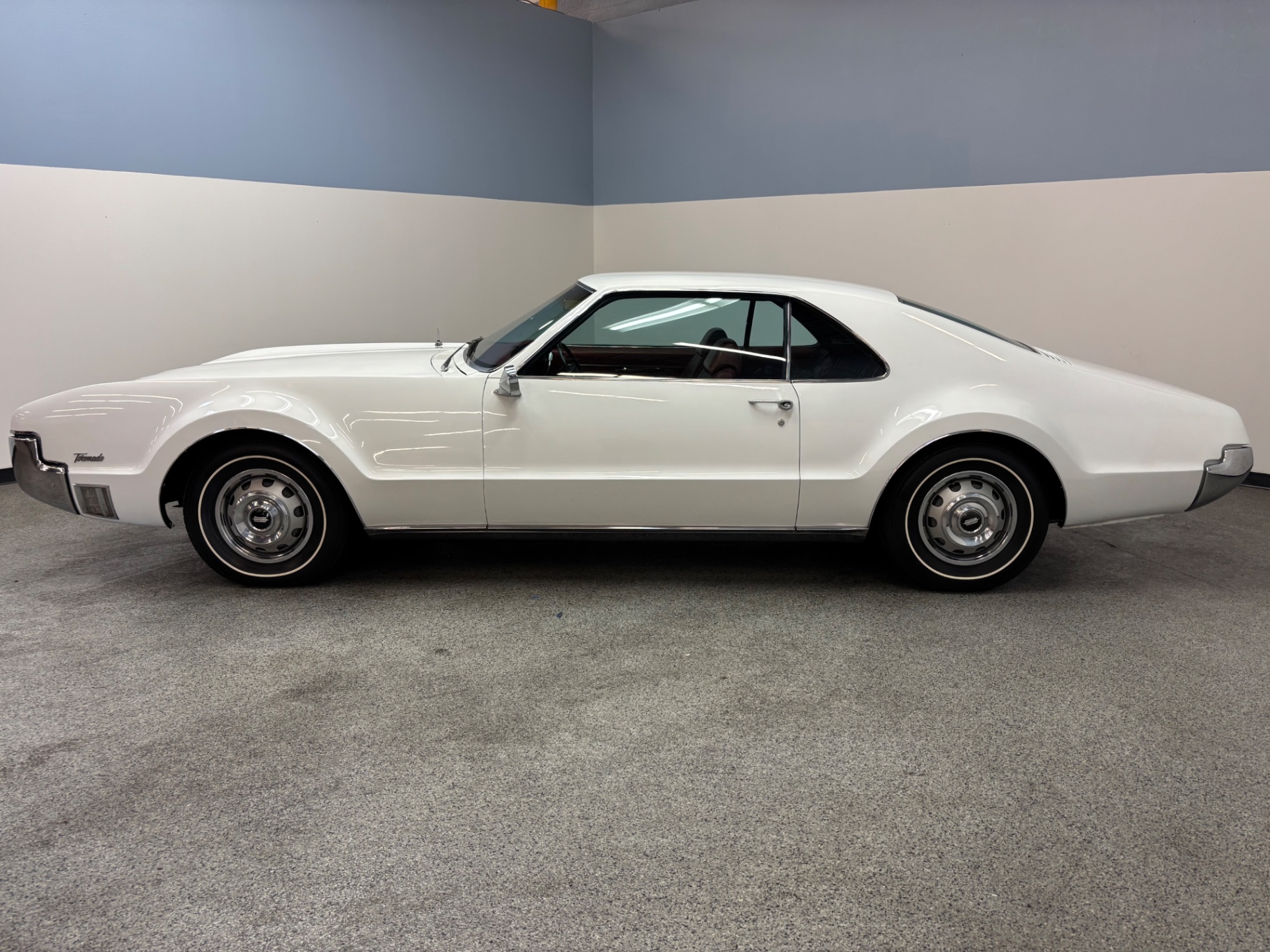 Vehicle photo 4