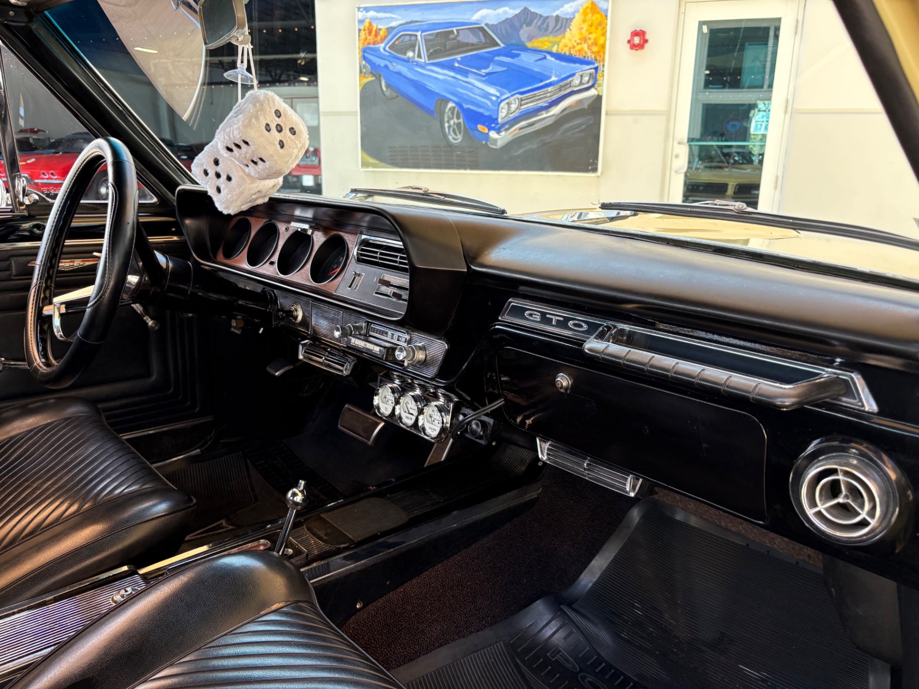 Vehicle photo 40