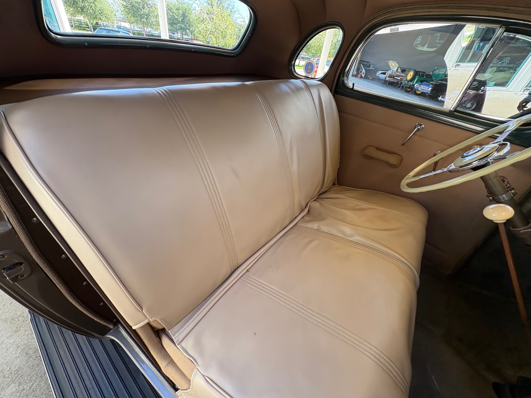 Vehicle photo 35
