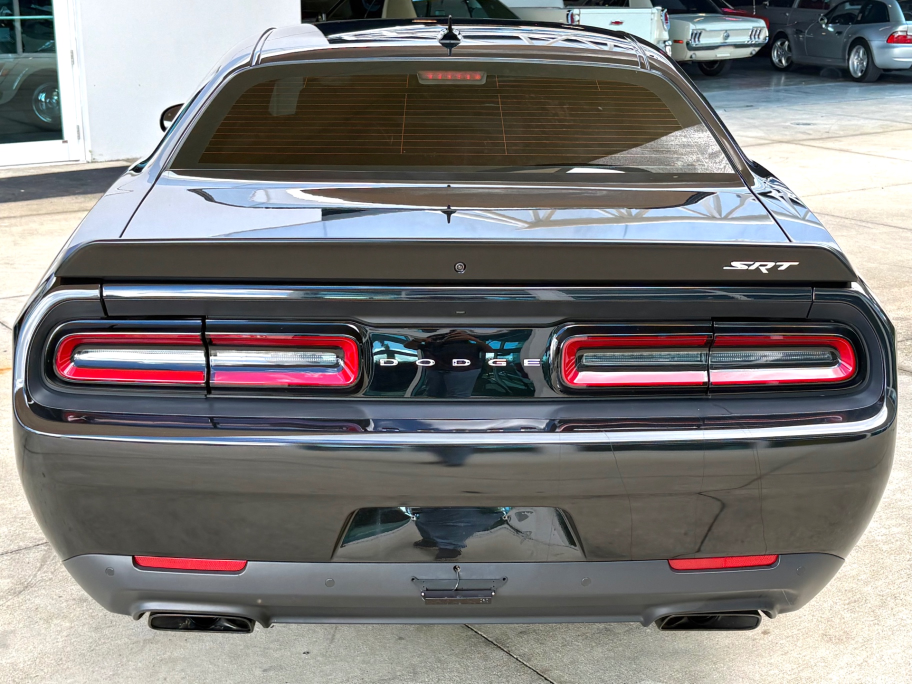 Vehicle photo 8