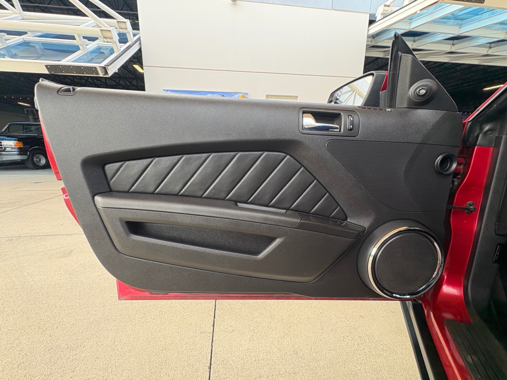 Vehicle photo 34