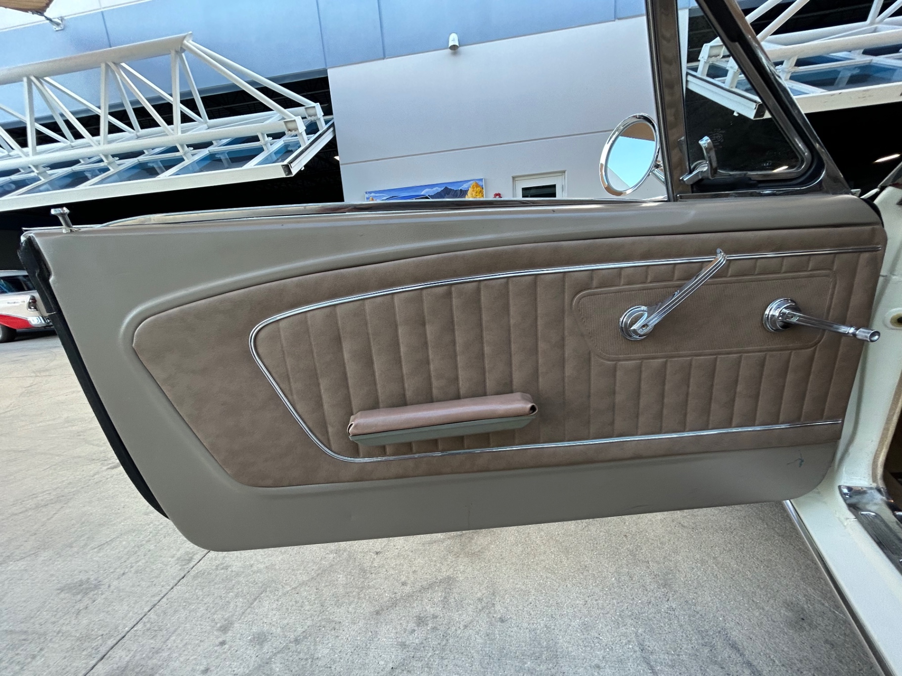 Vehicle photo 22