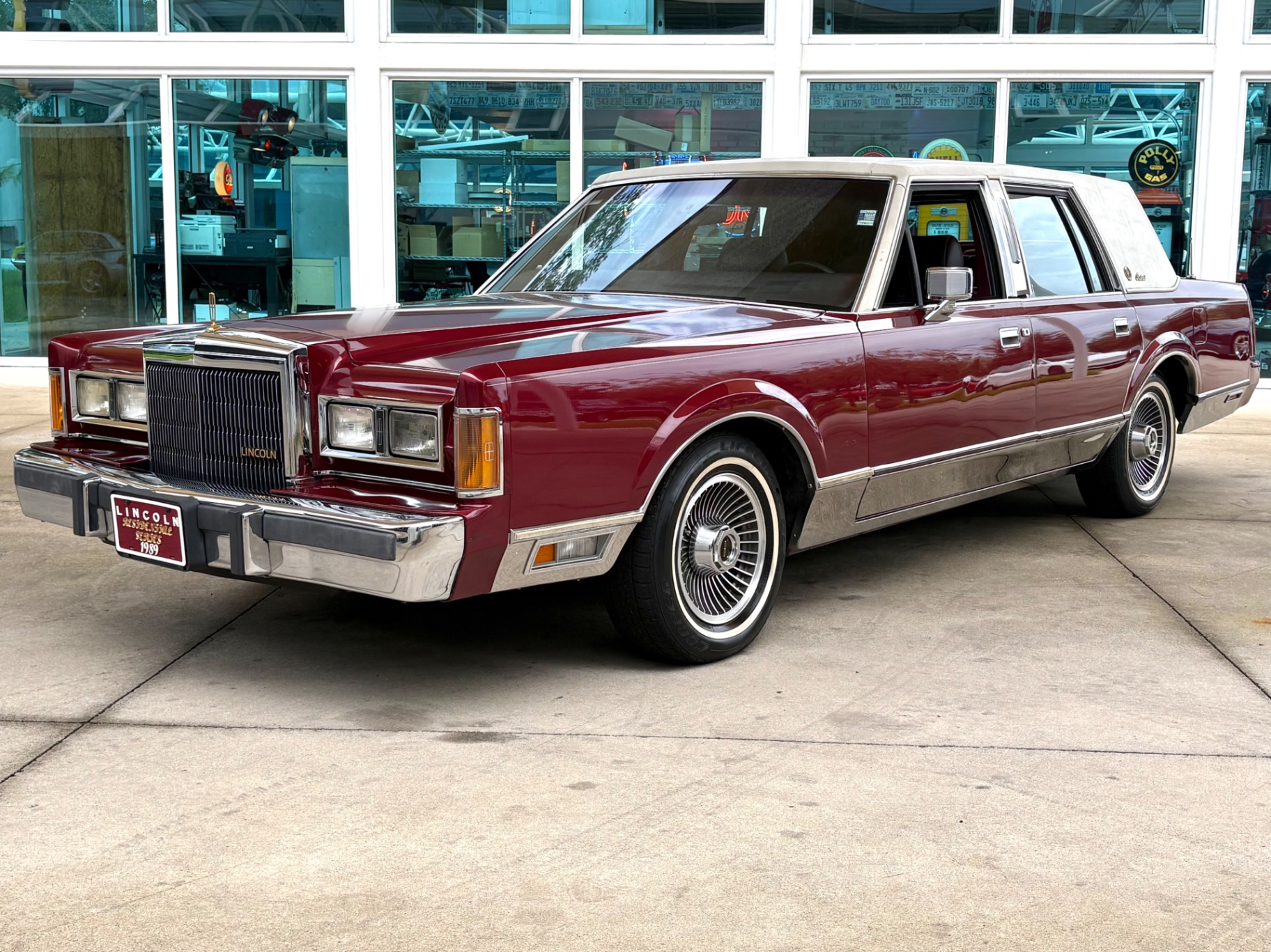 Vehicle photo 11