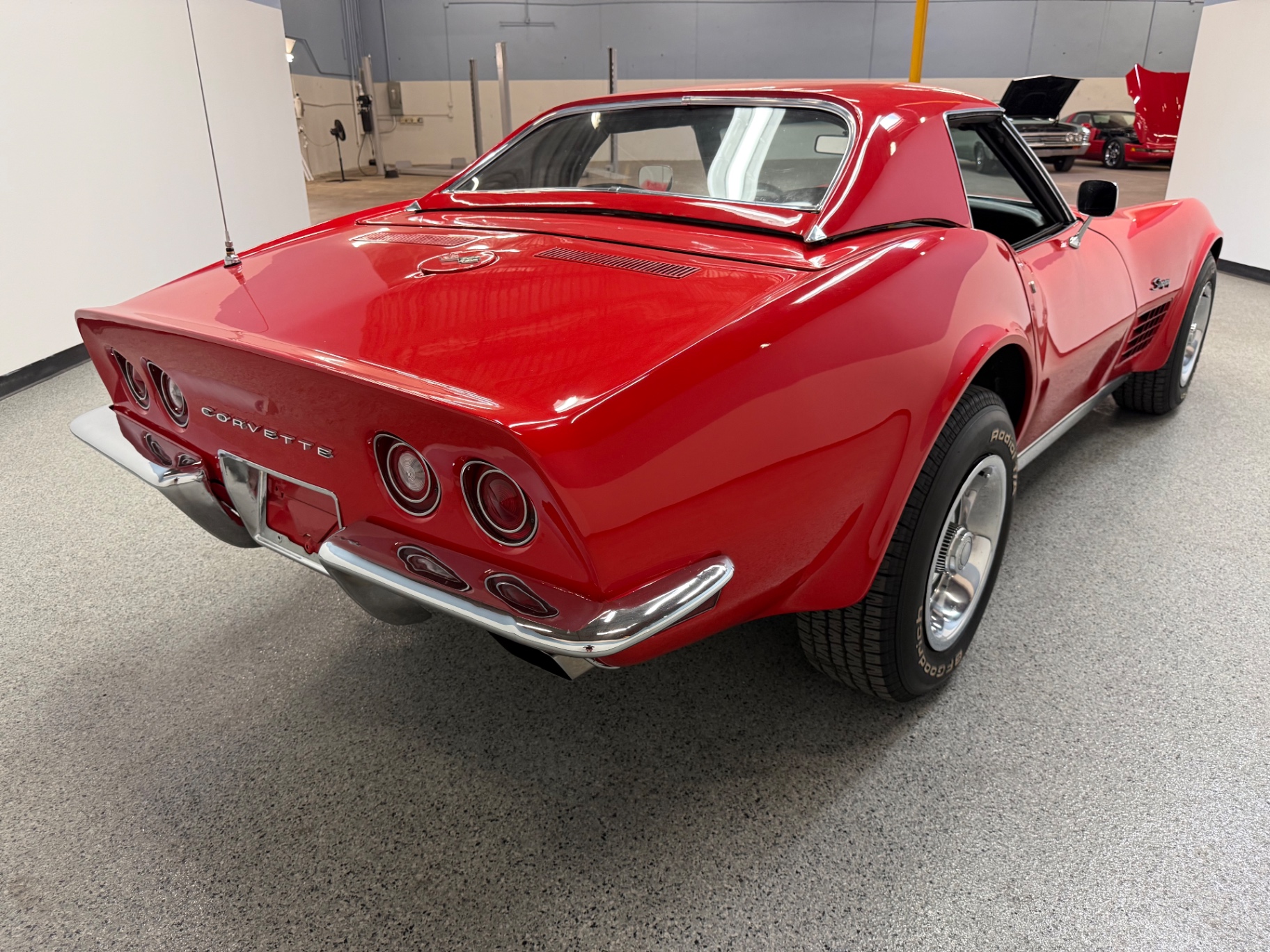 Vehicle photo 5