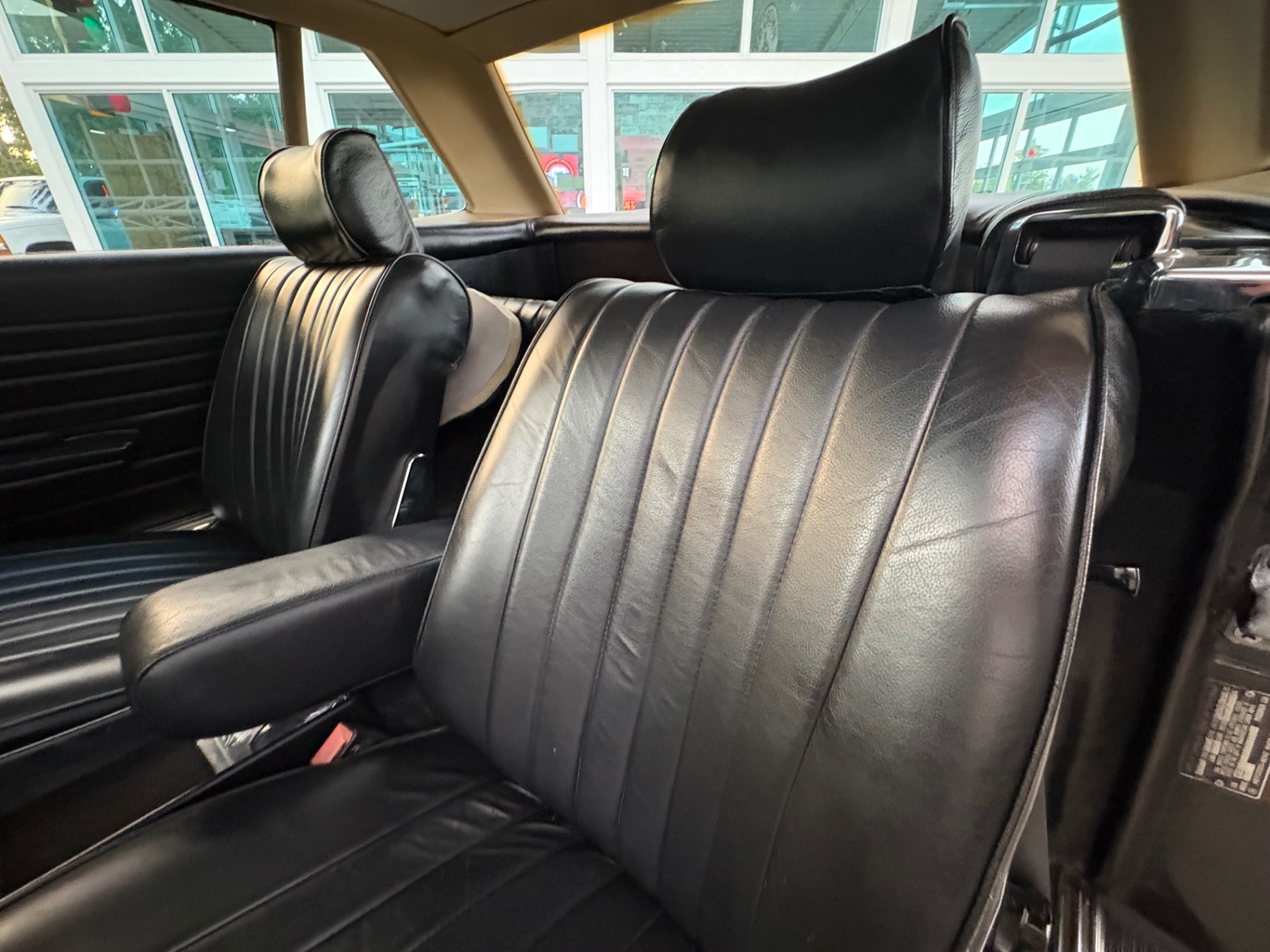 Vehicle photo 33