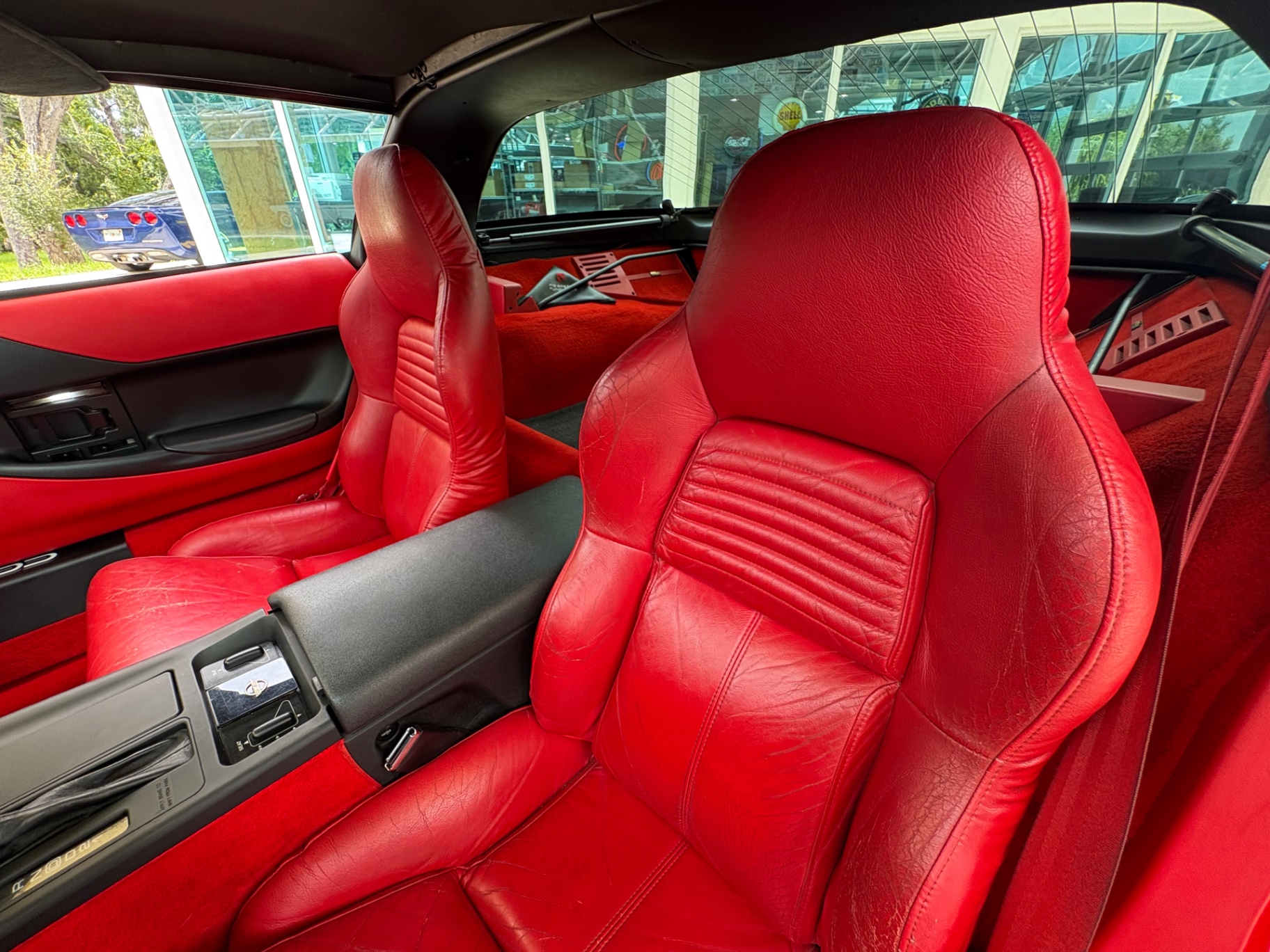Vehicle photo 31