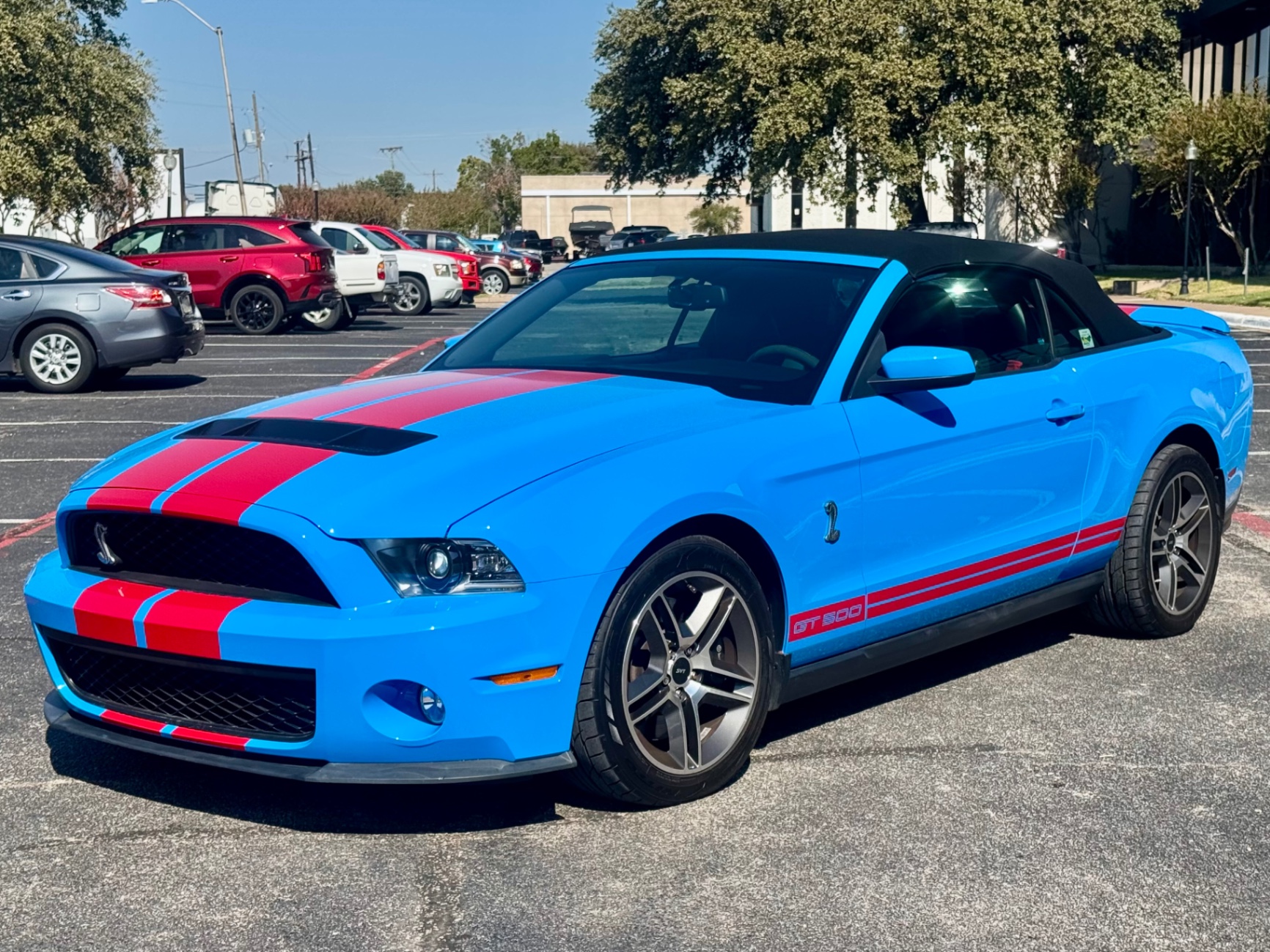 Vehicle photo 19