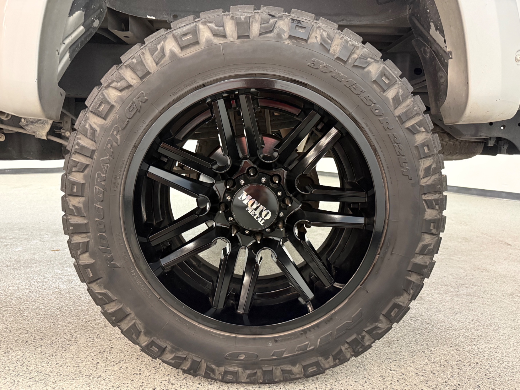 Vehicle photo 9
