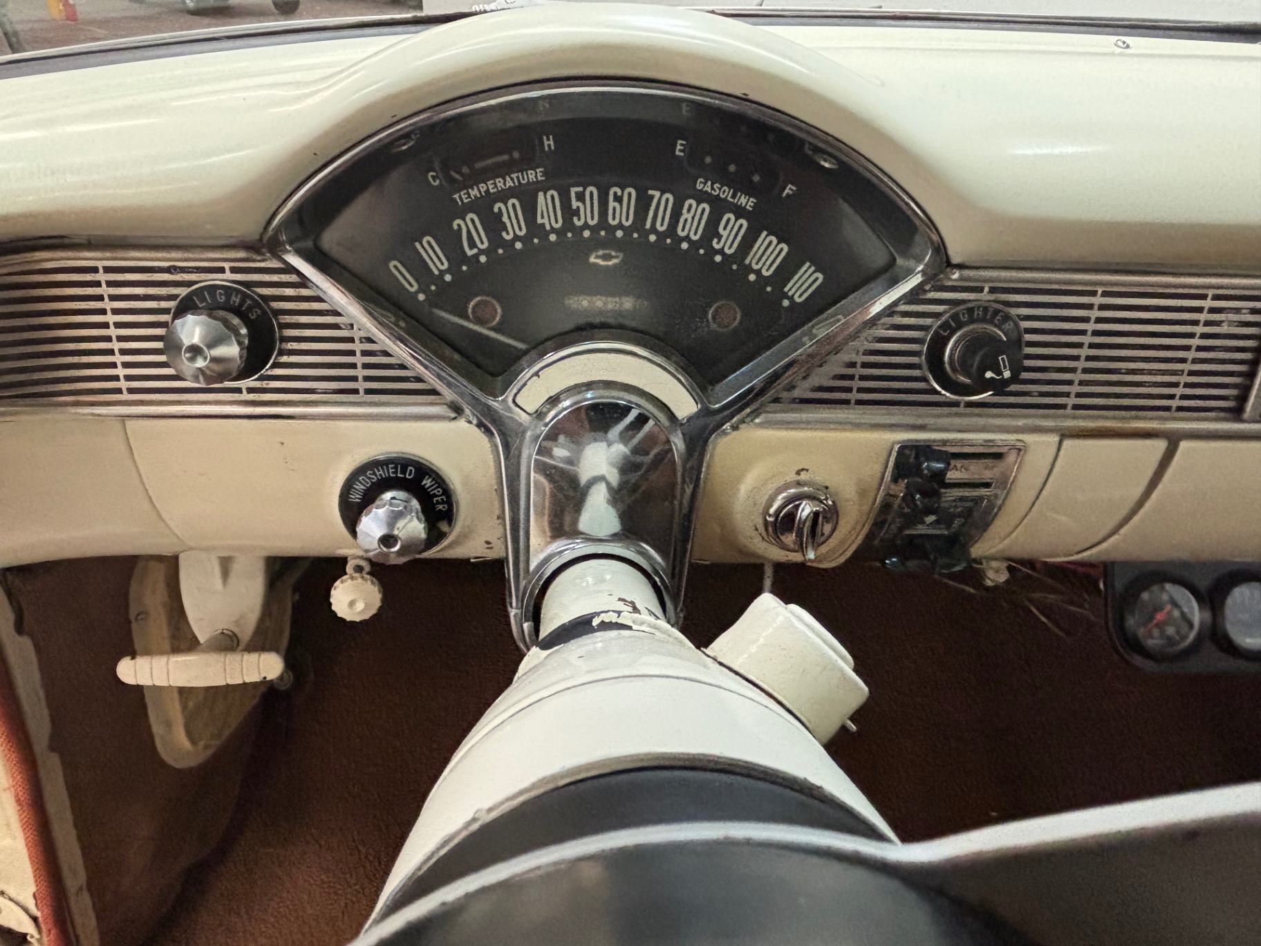 Vehicle photo 23