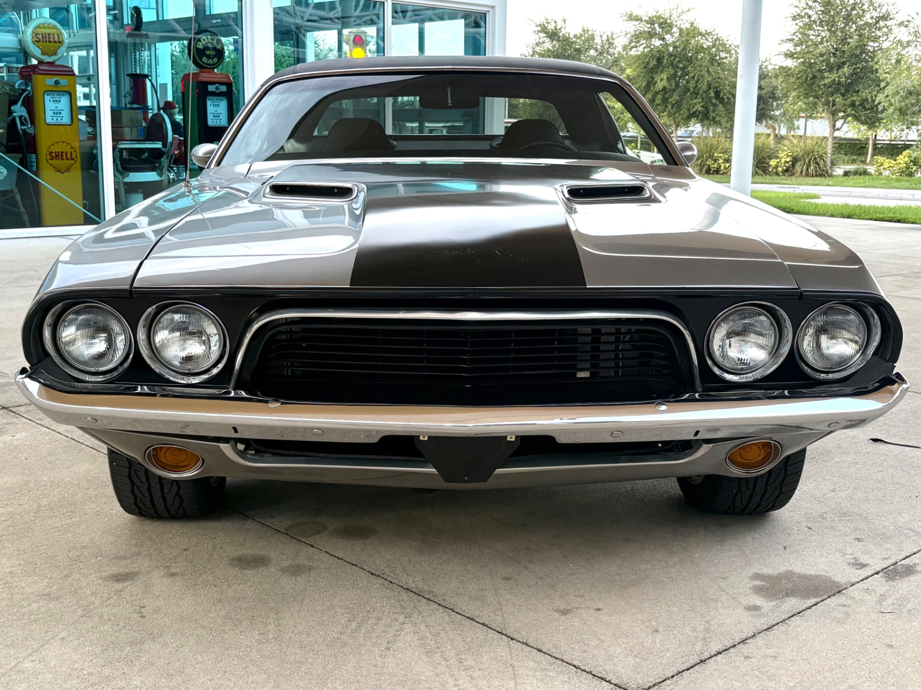 Vehicle photo 2