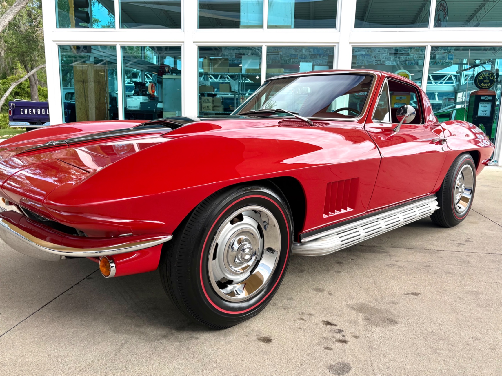 Vehicle photo 13