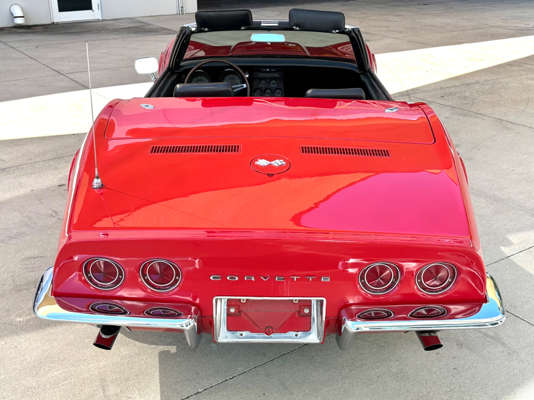 Vehicle photo 8