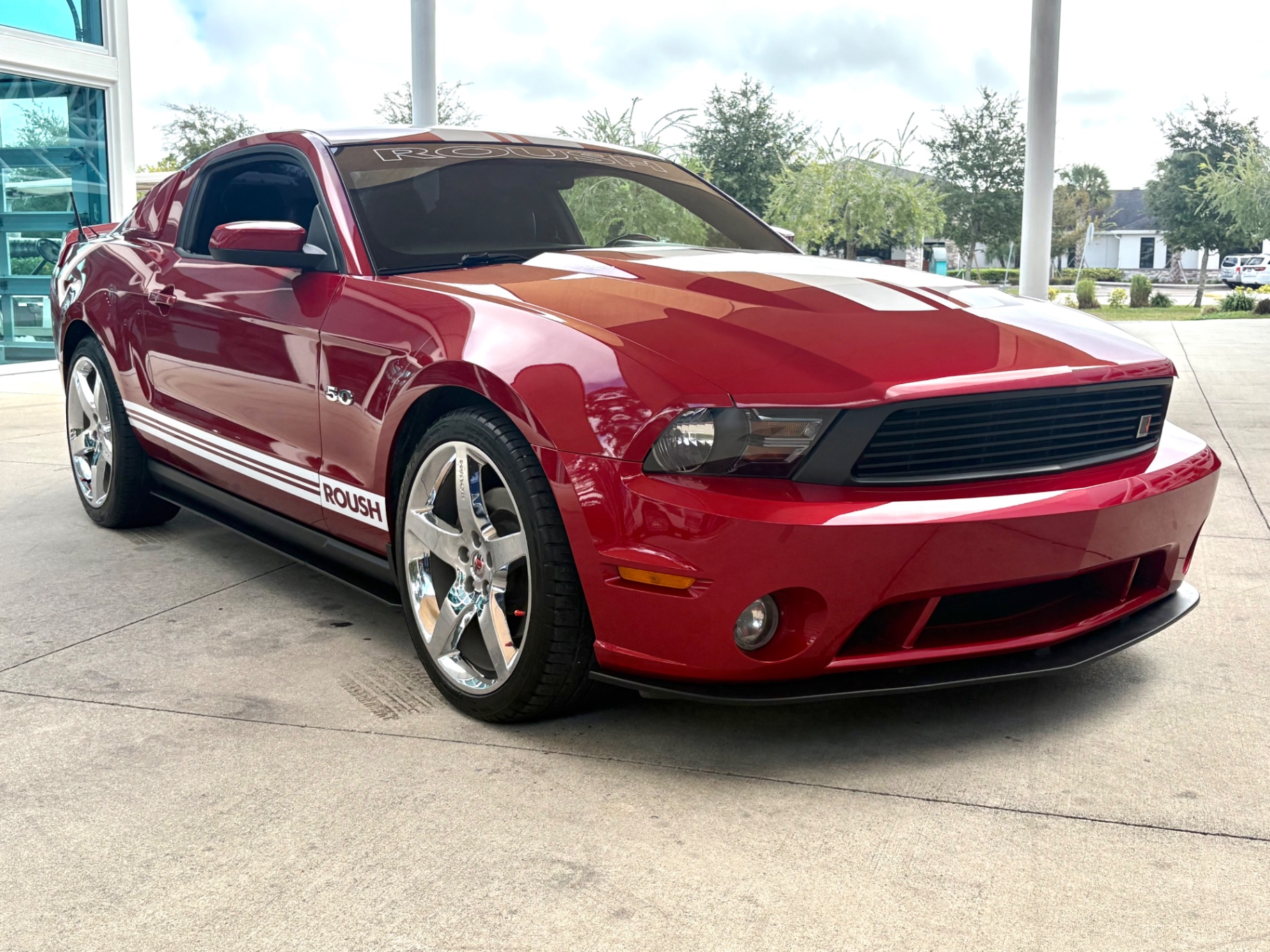 Vehicle photo 4