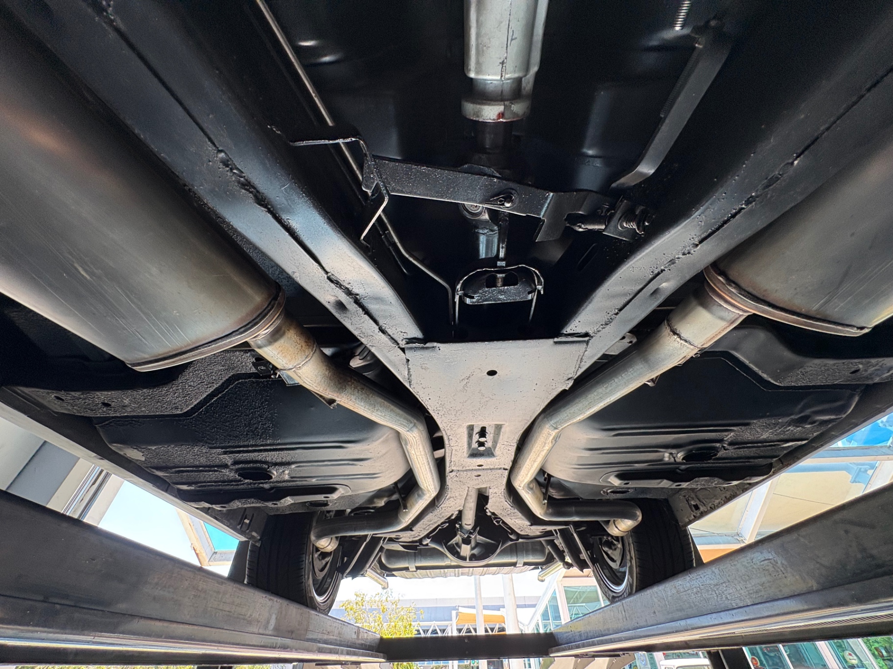 Vehicle photo 60