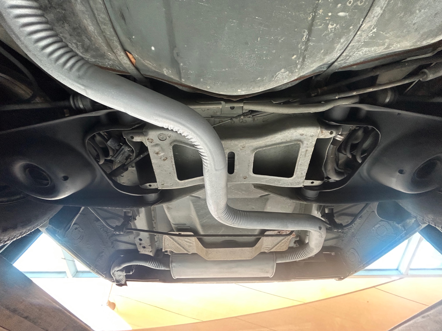 Vehicle photo 37