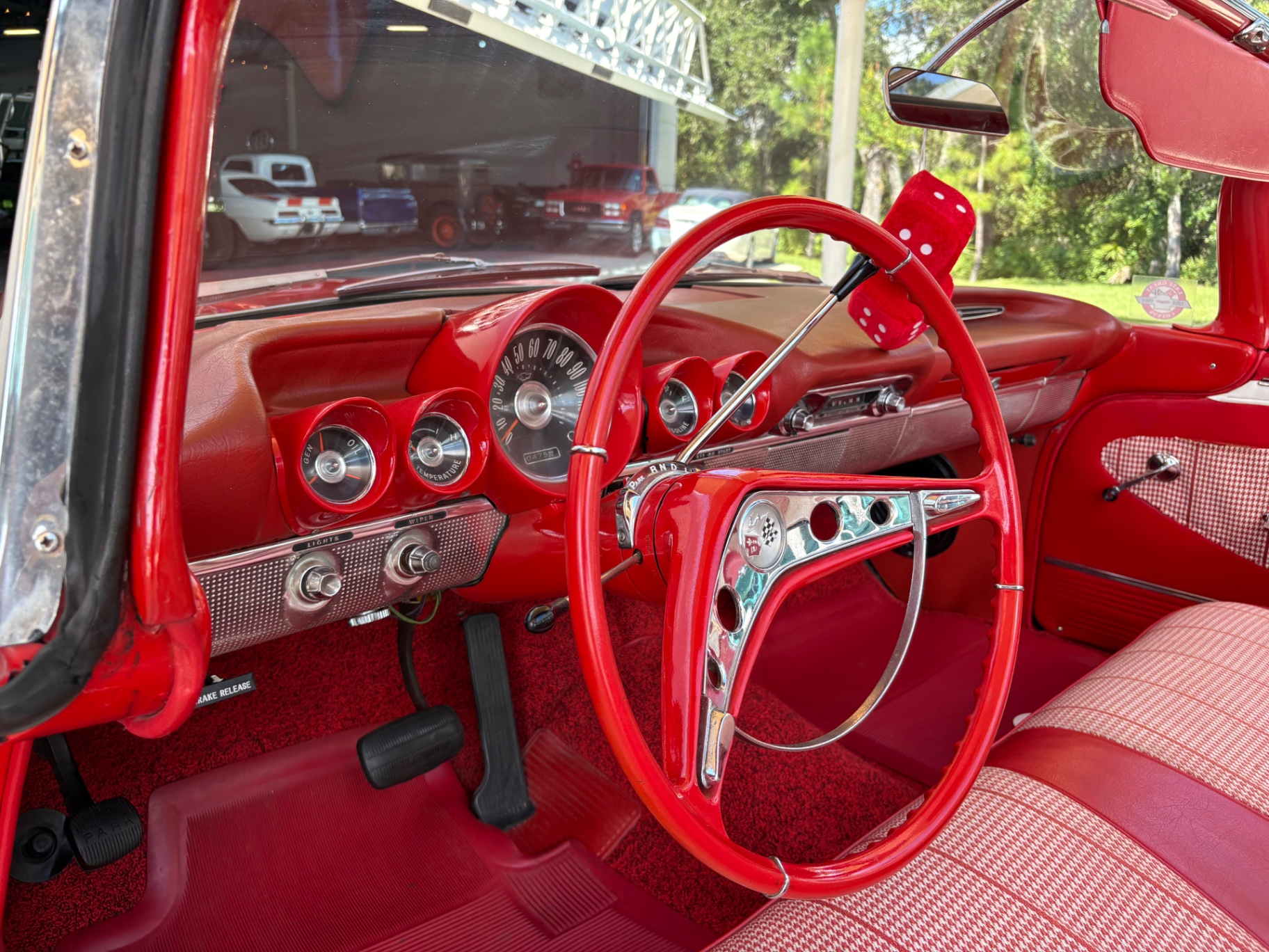 Vehicle photo 35