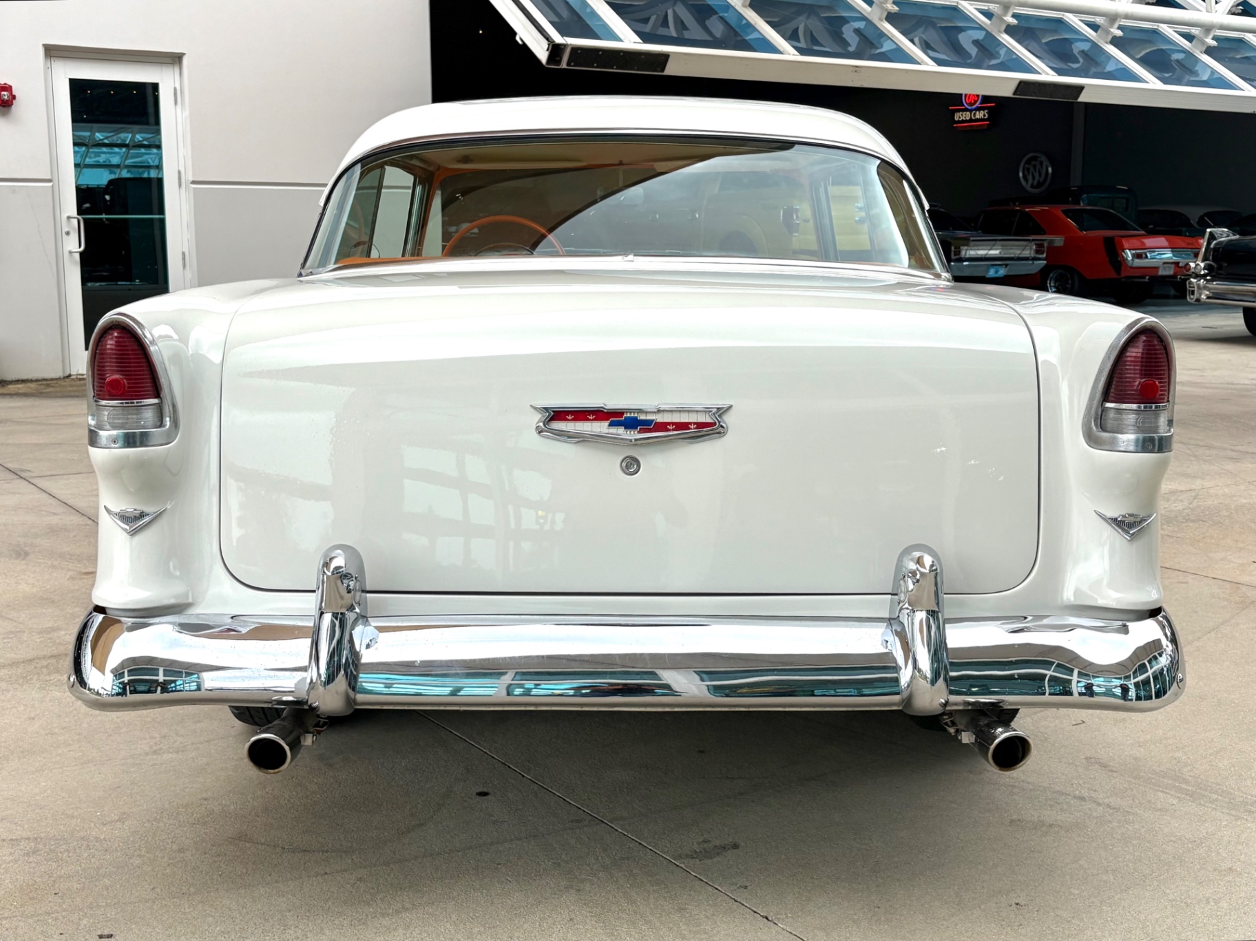 Vehicle photo 7