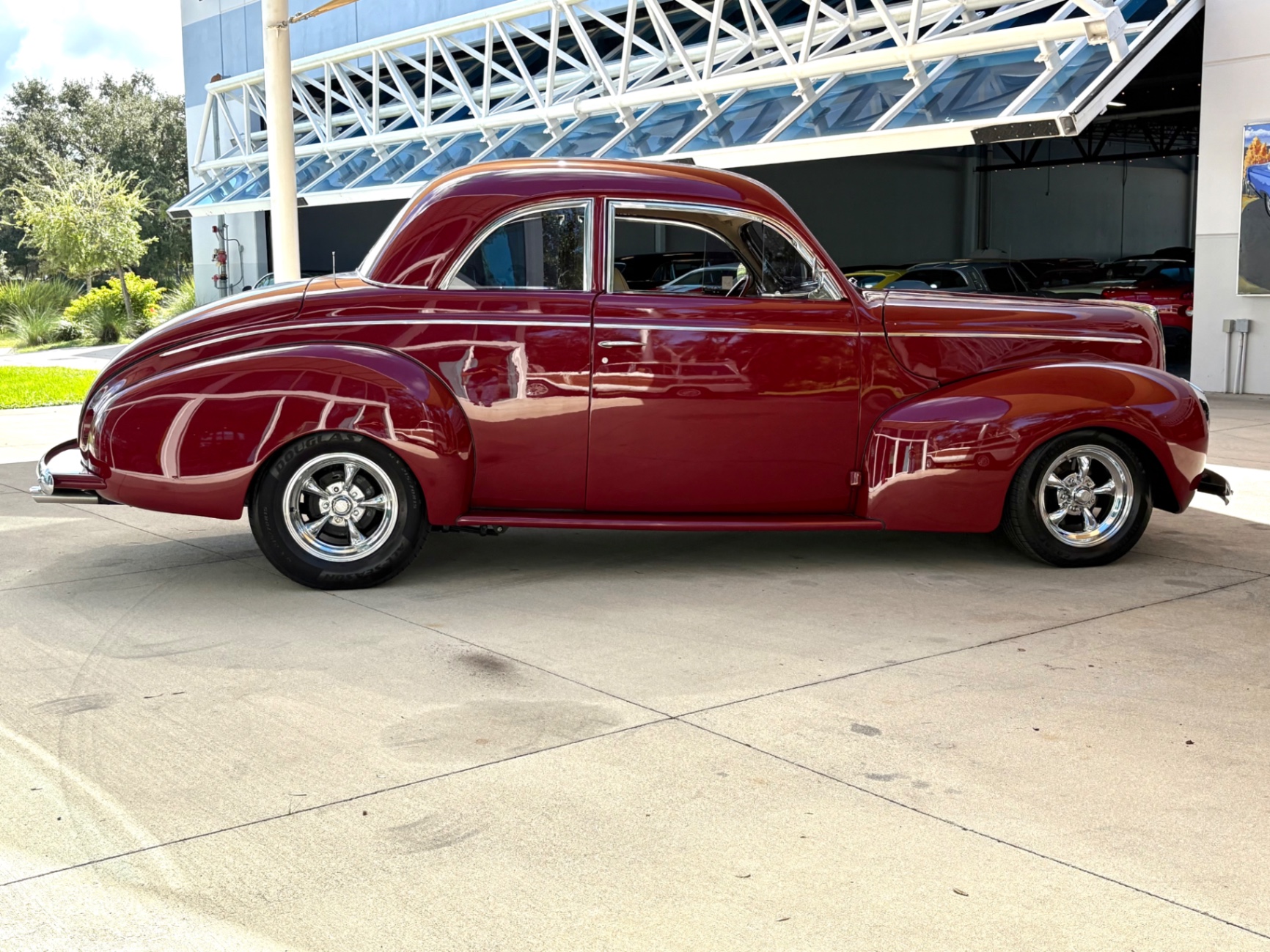 Vehicle photo 4
