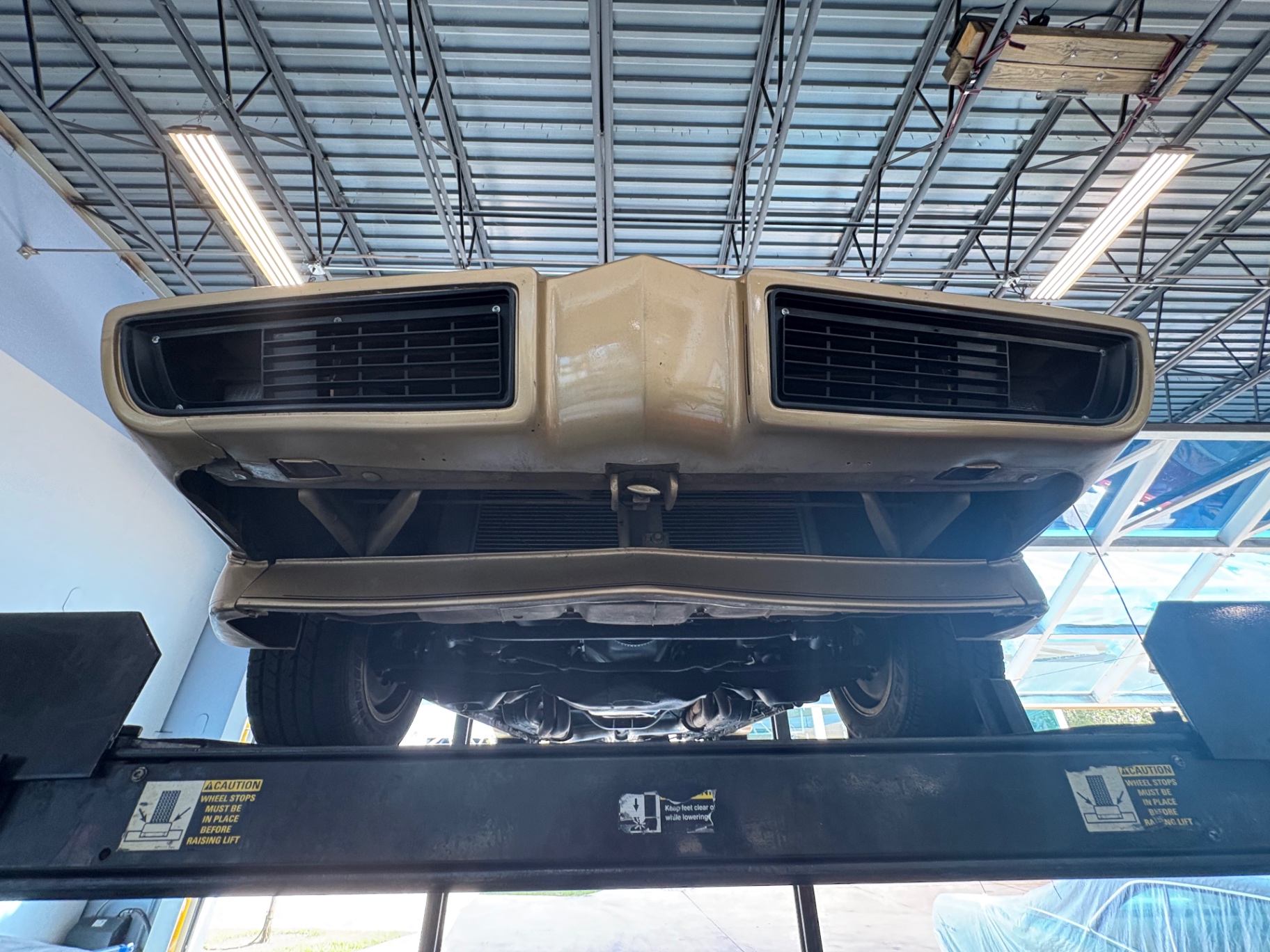 Vehicle photo 48