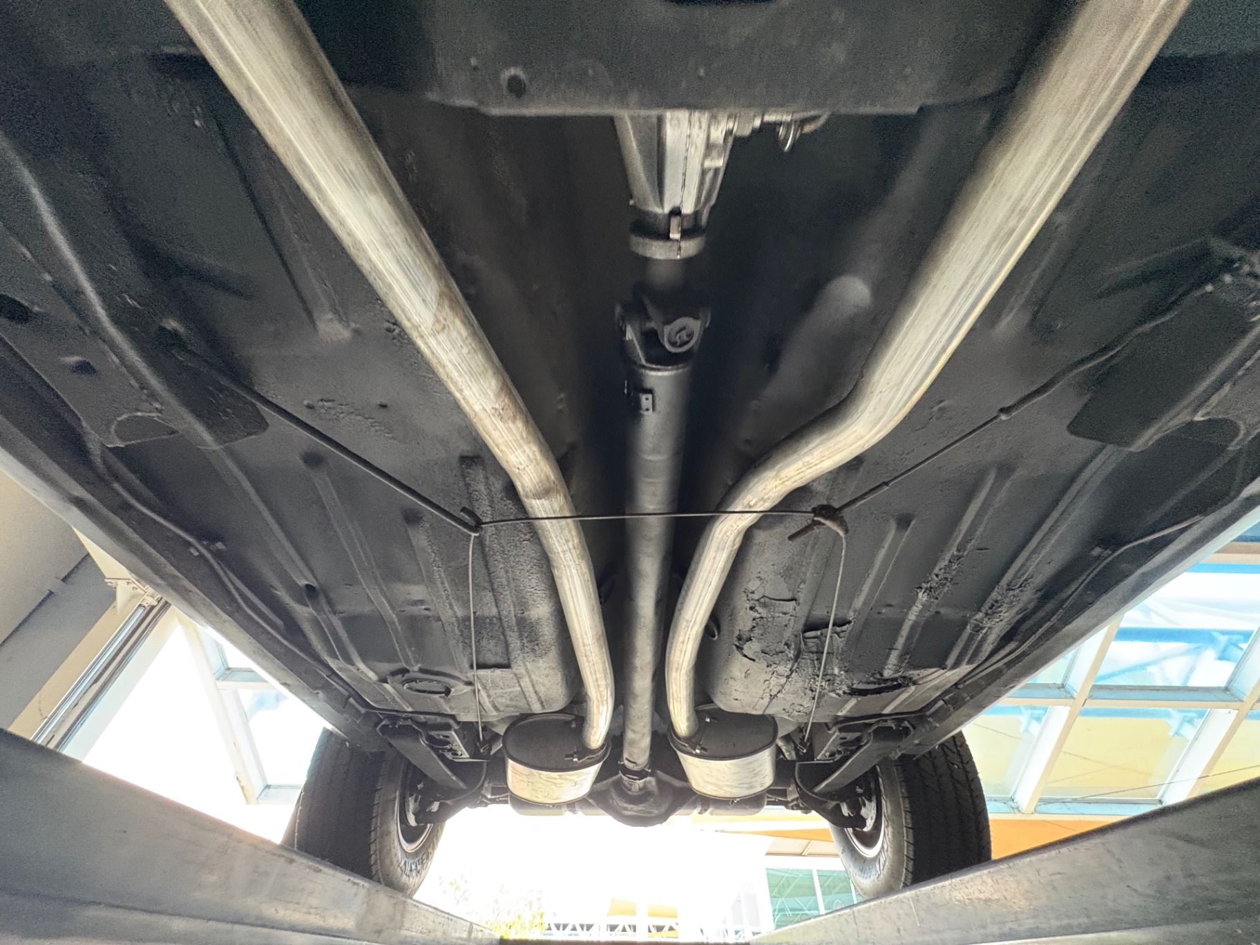Vehicle photo 52