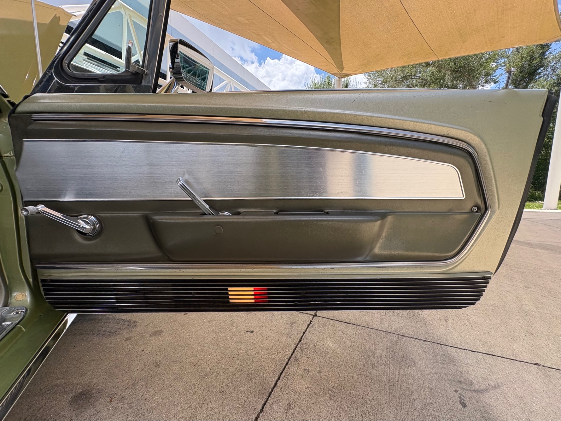 Vehicle photo 44