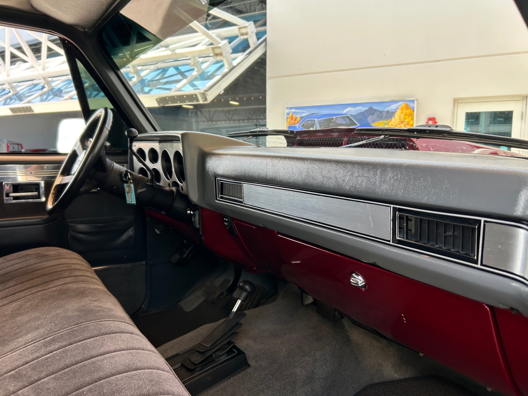Vehicle photo 34