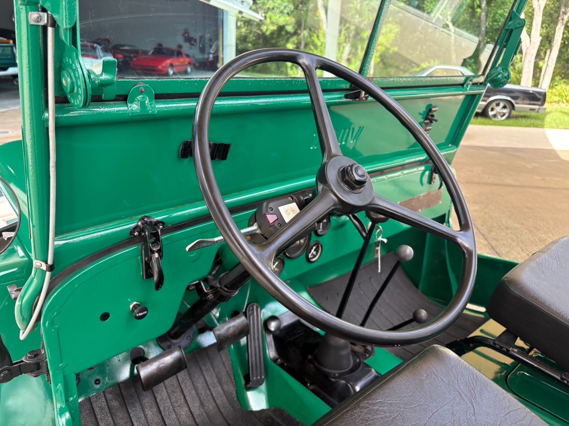 Vehicle photo 31