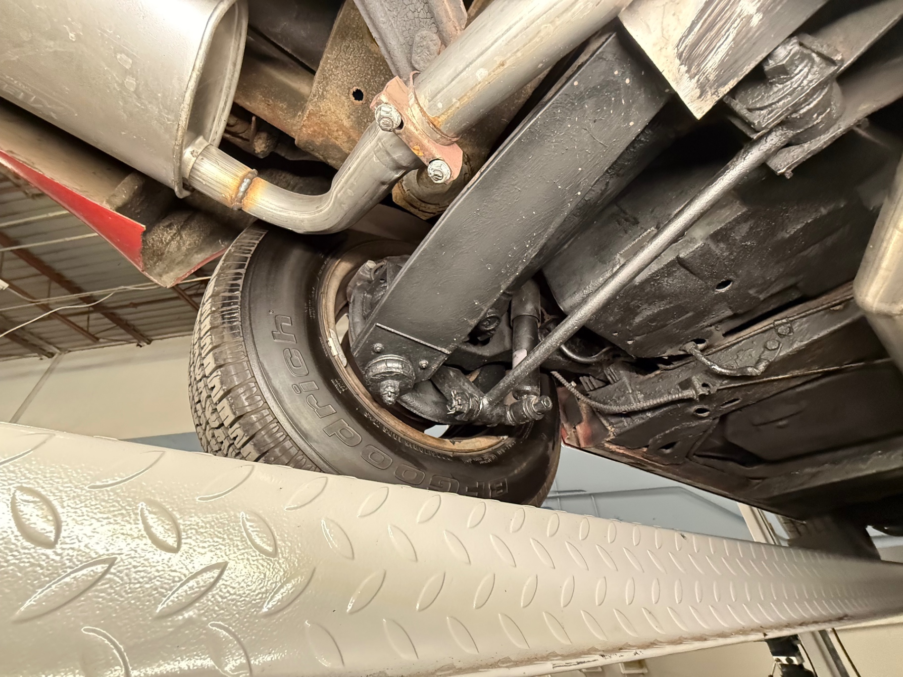 Vehicle photo 59