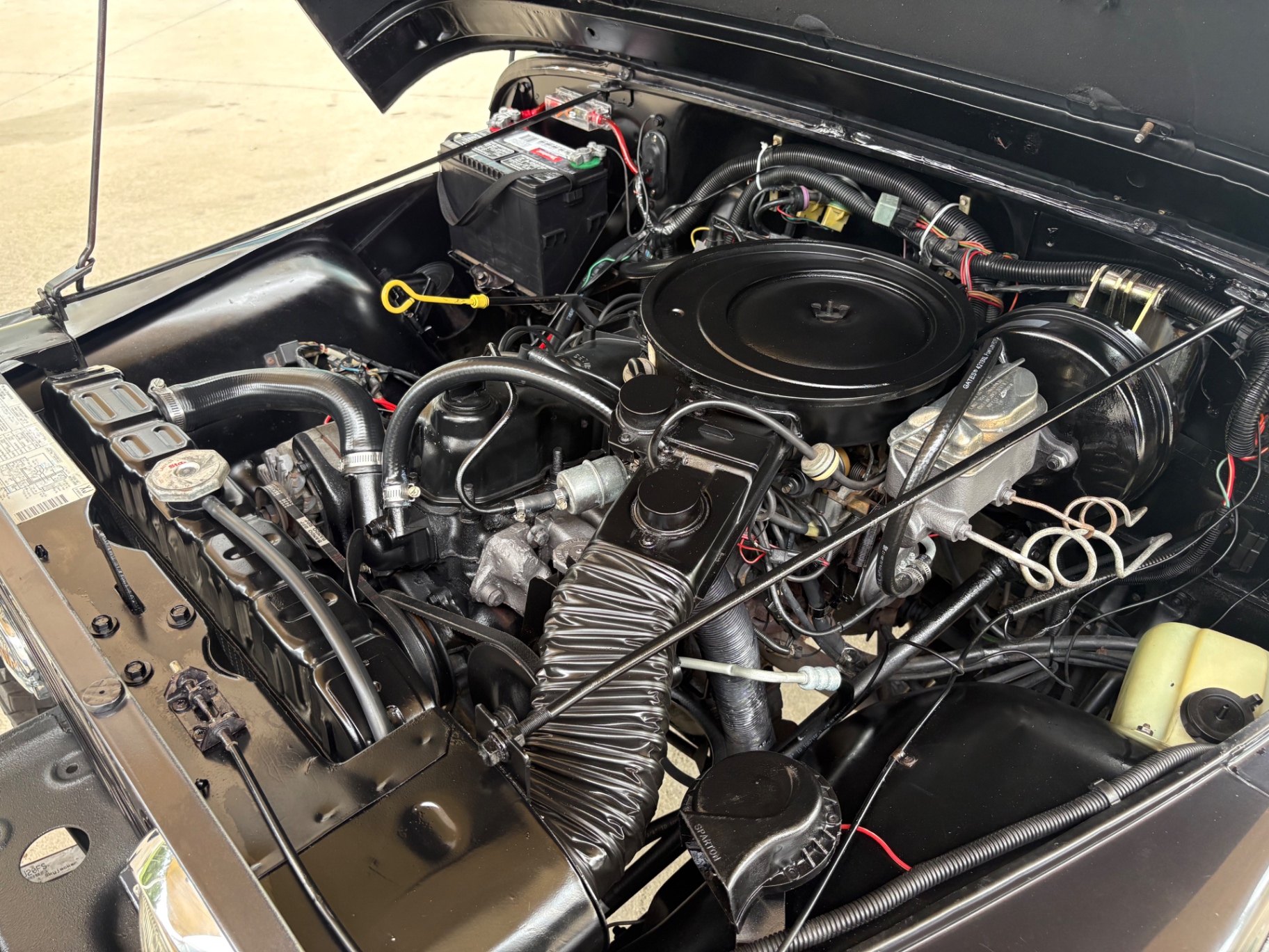 Vehicle photo 29