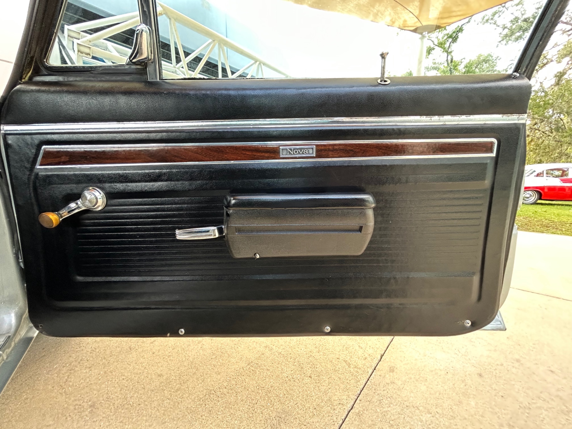 Vehicle photo 27