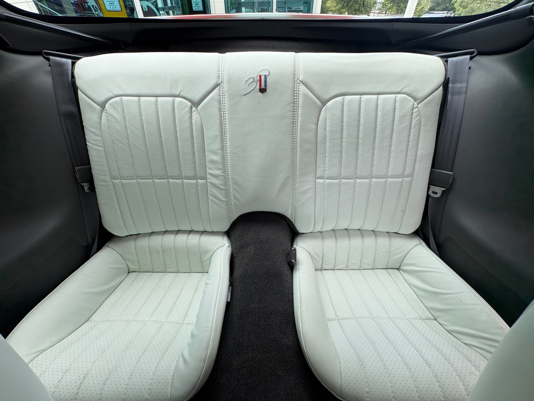 Vehicle photo 32