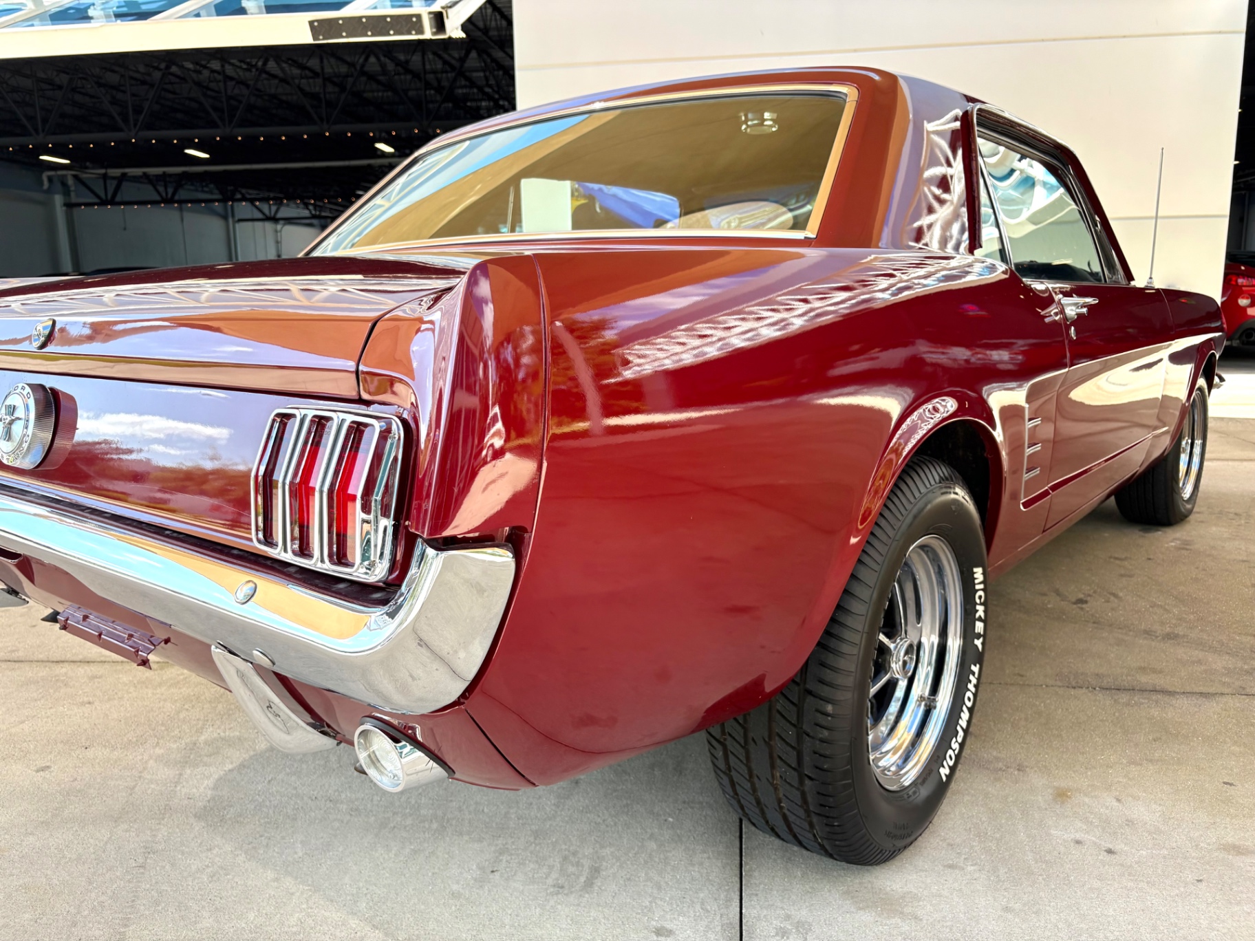 Vehicle photo 15