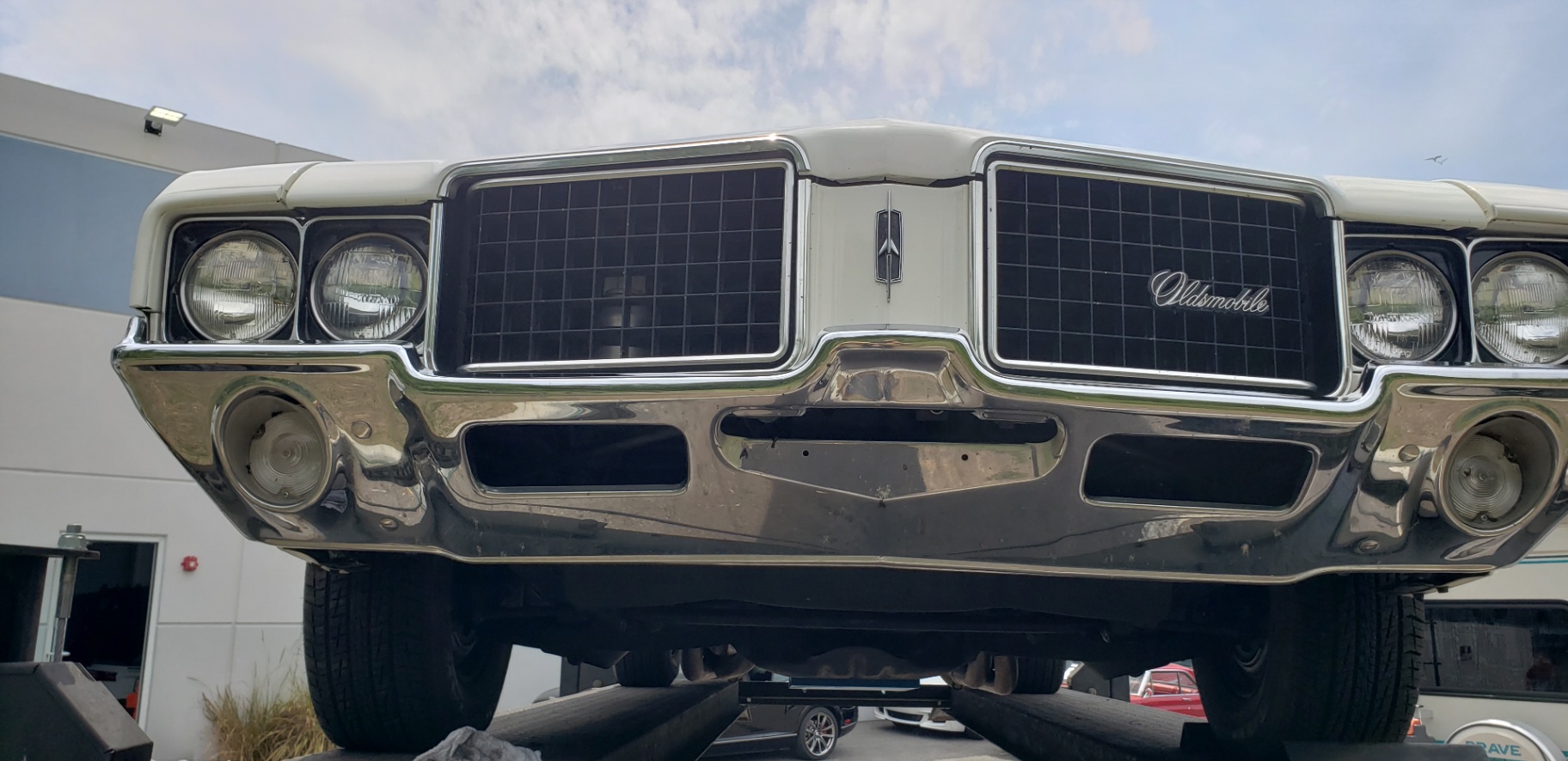 Vehicle photo 52
