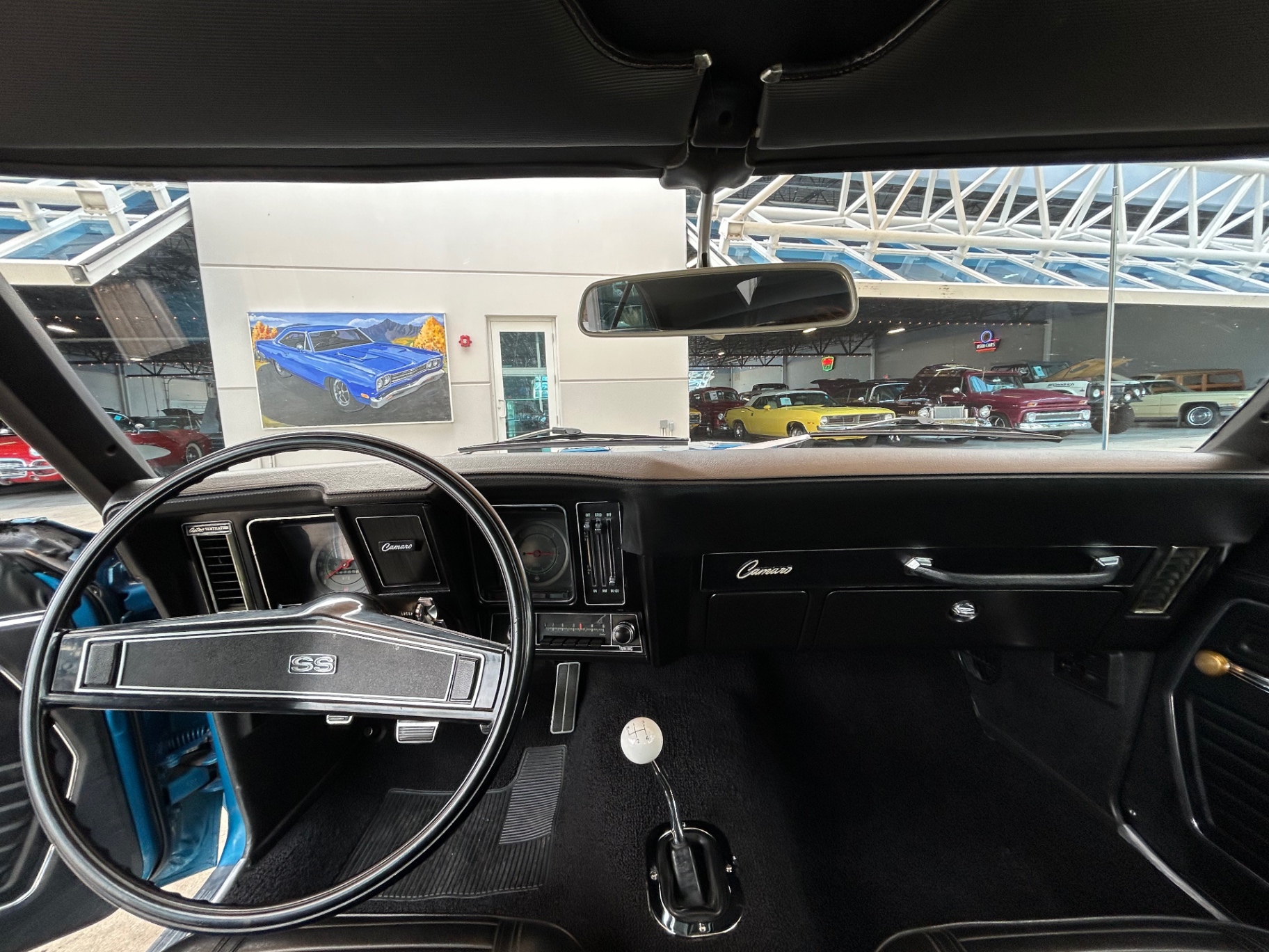 Vehicle photo 24